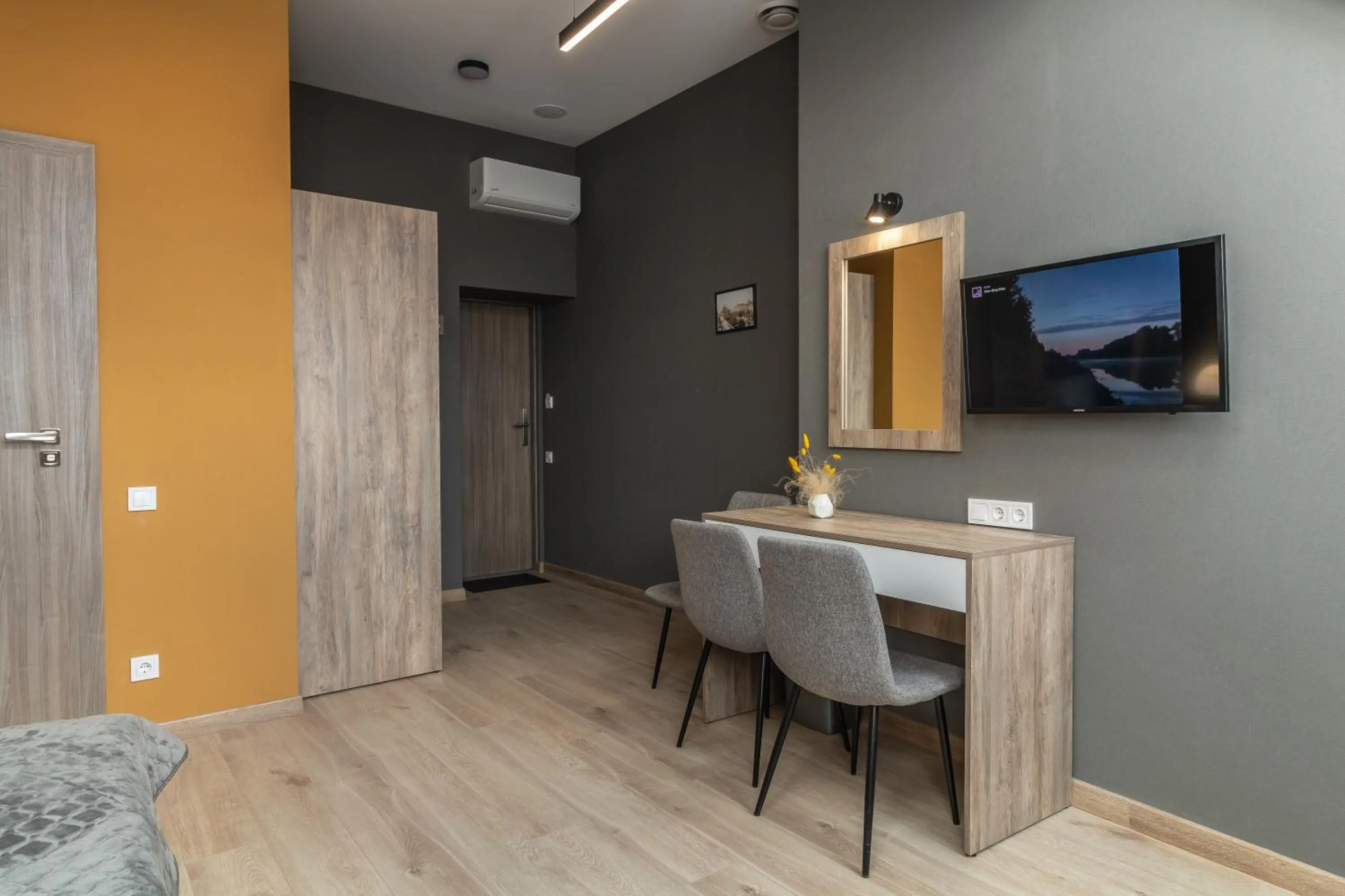 TV and multimedia in Opera Passage Hotel & Apartments