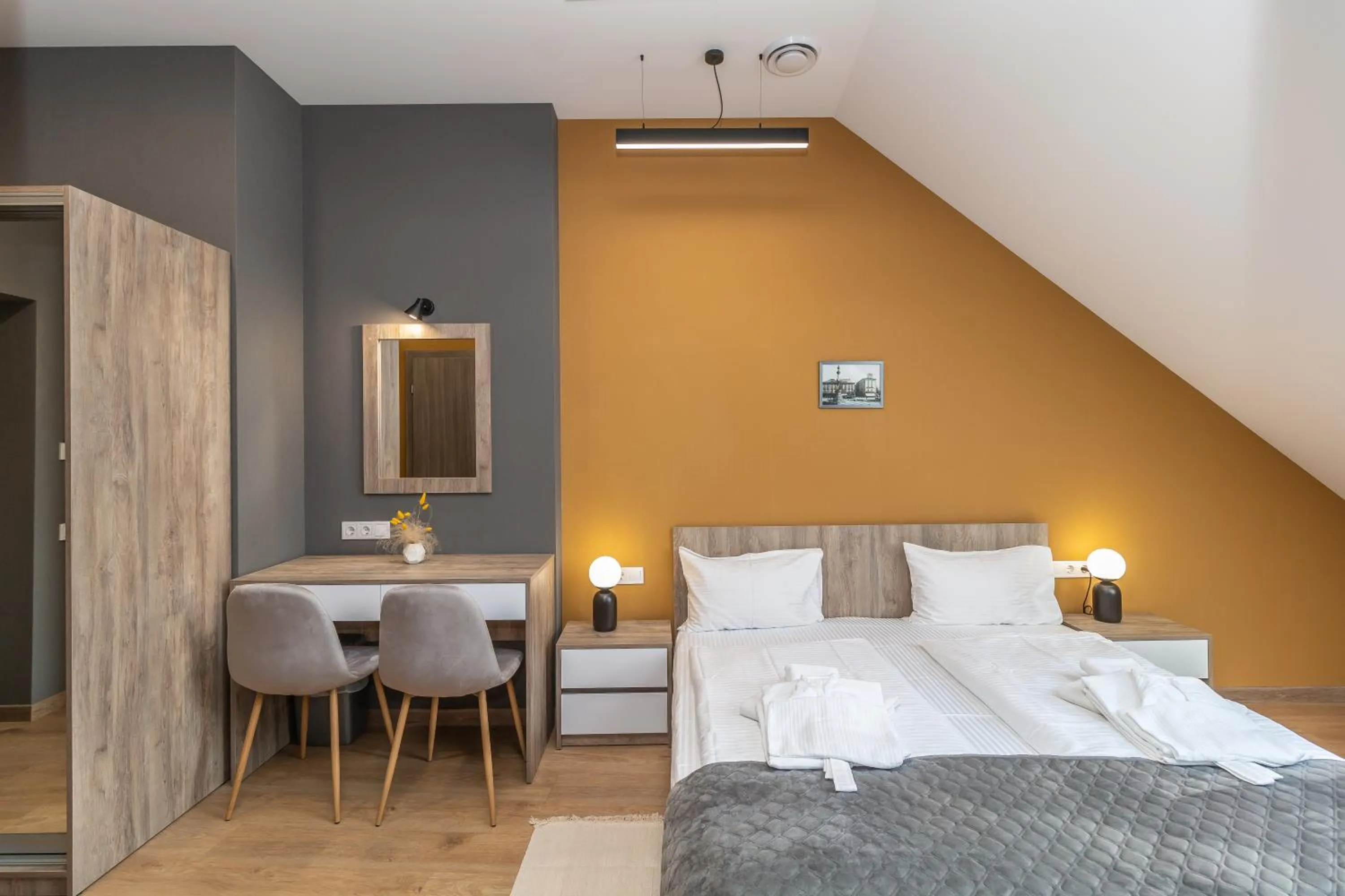 Bed in Opera Passage Hotel & Apartments