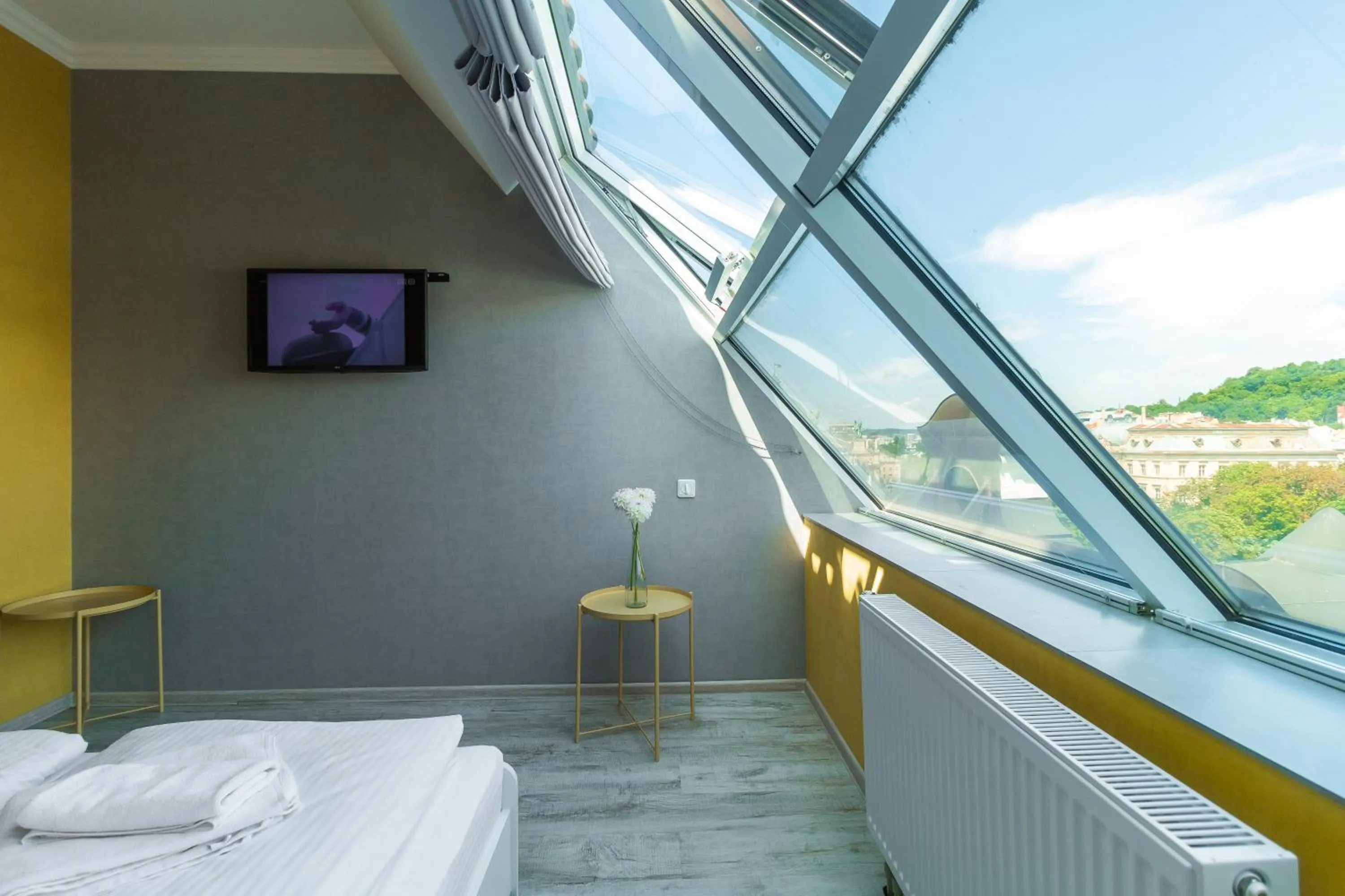 TV and multimedia, Bed in Opera Passage Hotel & Apartments