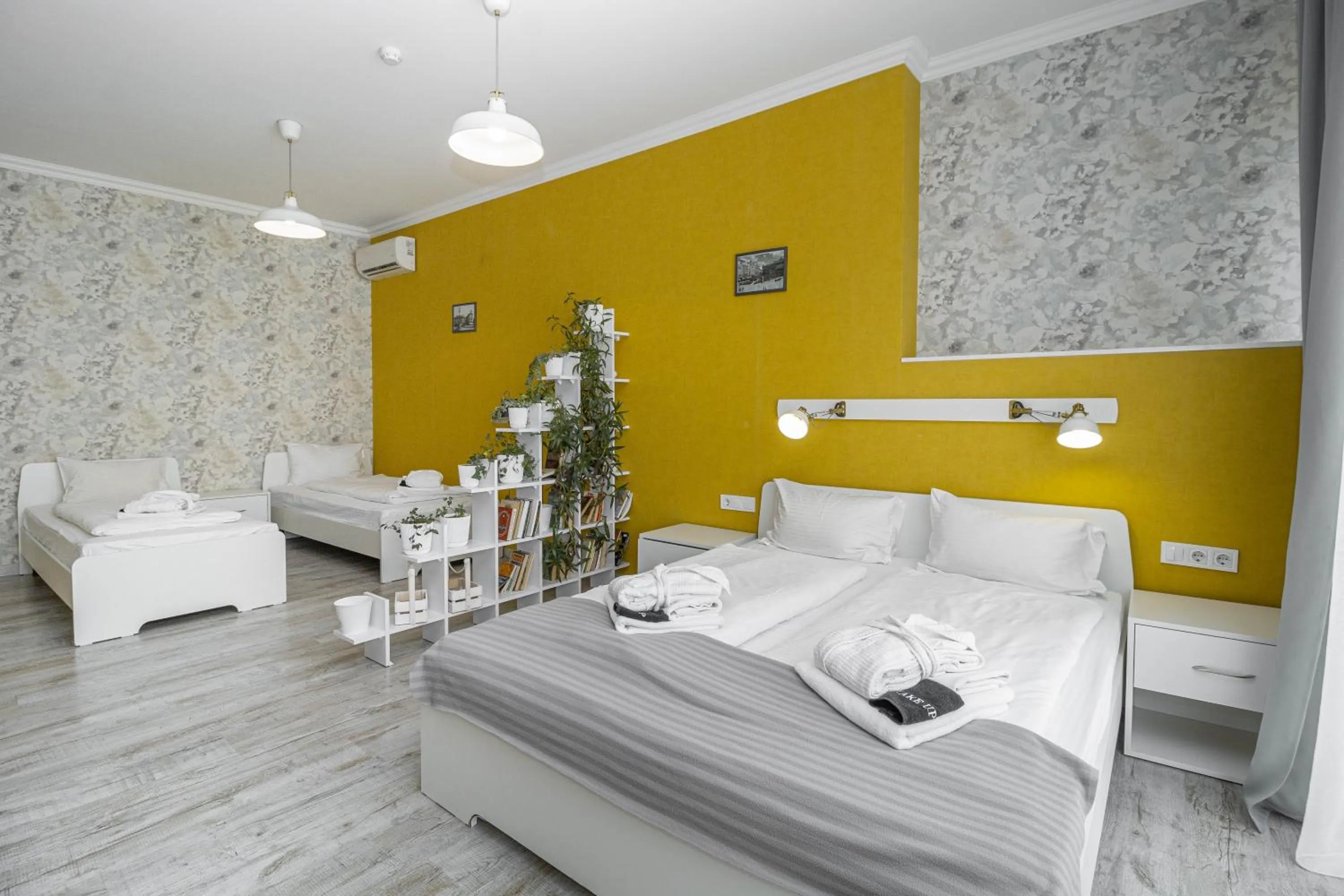 Bed in Opera Passage Hotel & Apartments