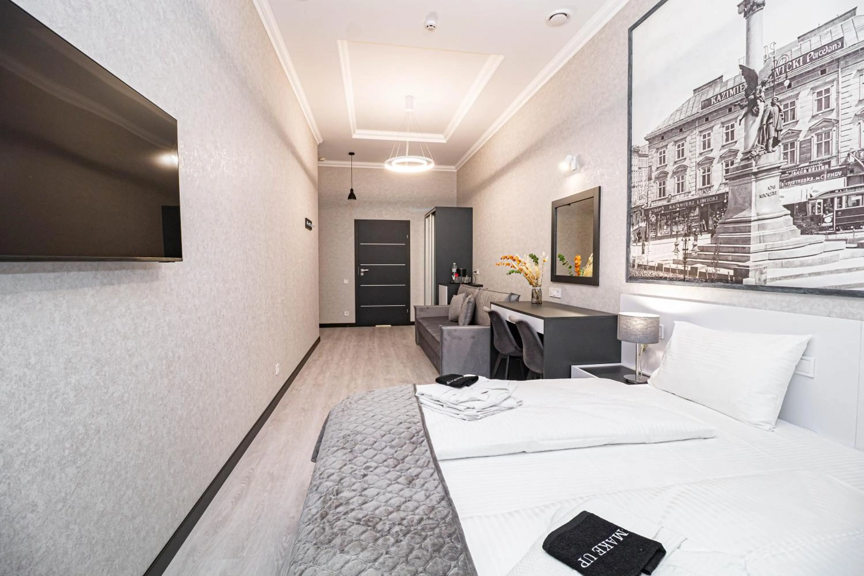 Bed in Opera Passage Hotel & Apartments