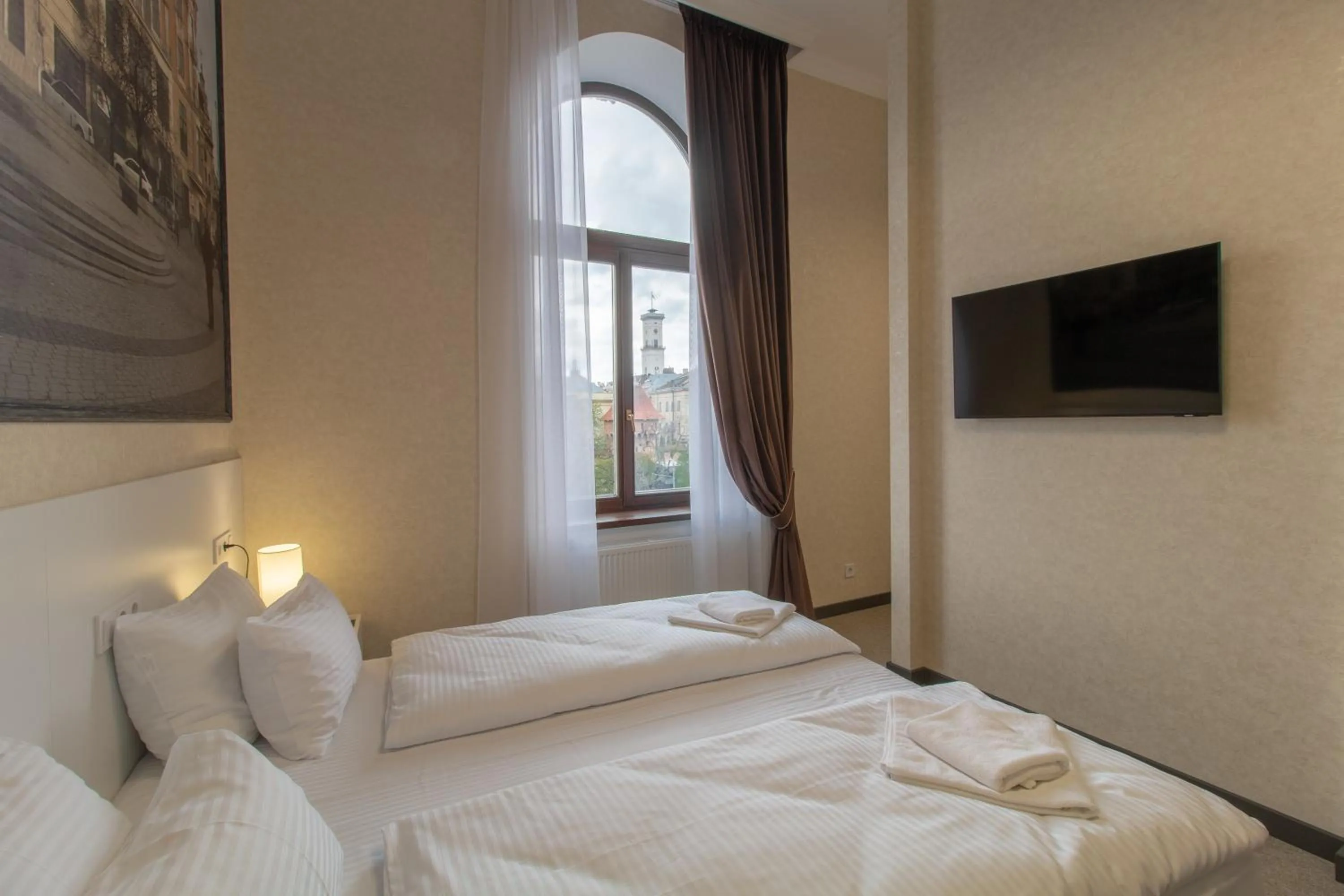 Photo of the whole room, Bed in Opera Passage Hotel & Apartments