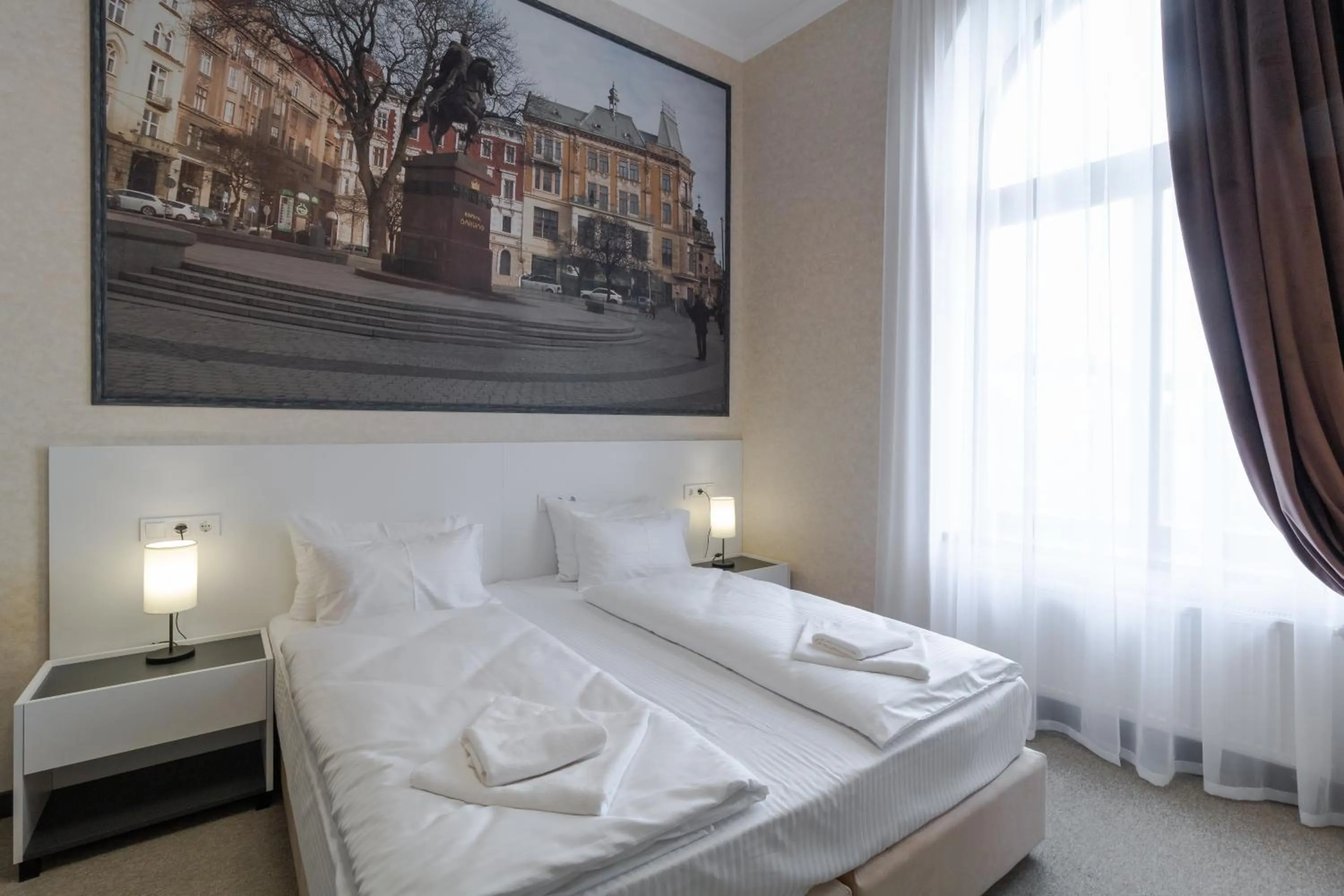 Bed in Opera Passage Hotel & Apartments