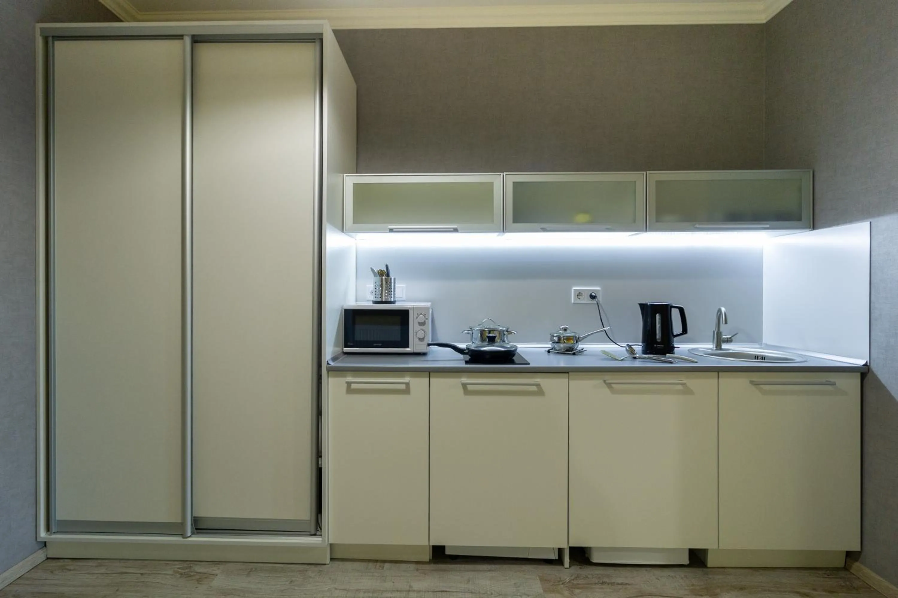 Coffee/tea facilities in Opera Passage Hotel & Apartments