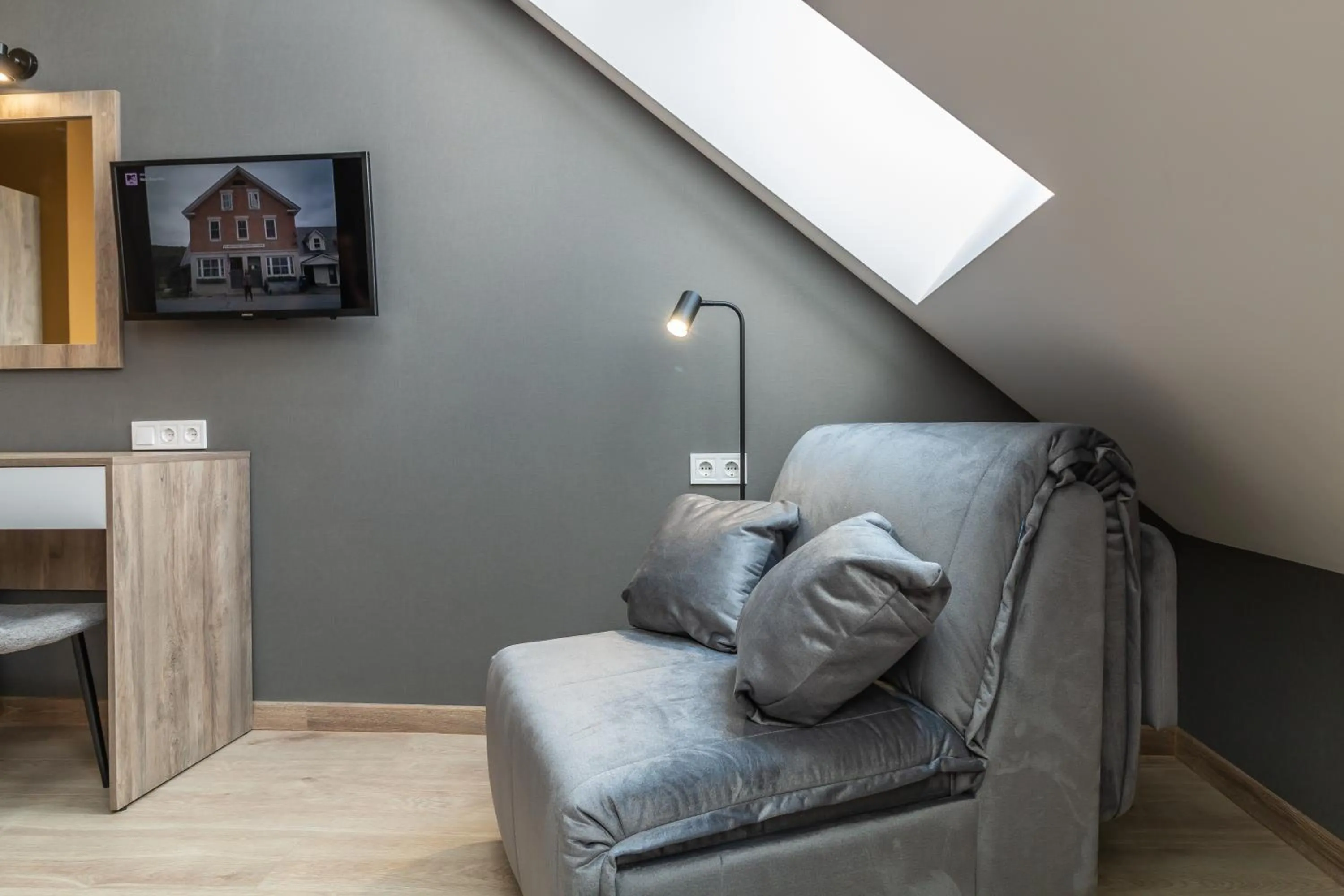 TV and multimedia in Opera Passage Hotel & Apartments