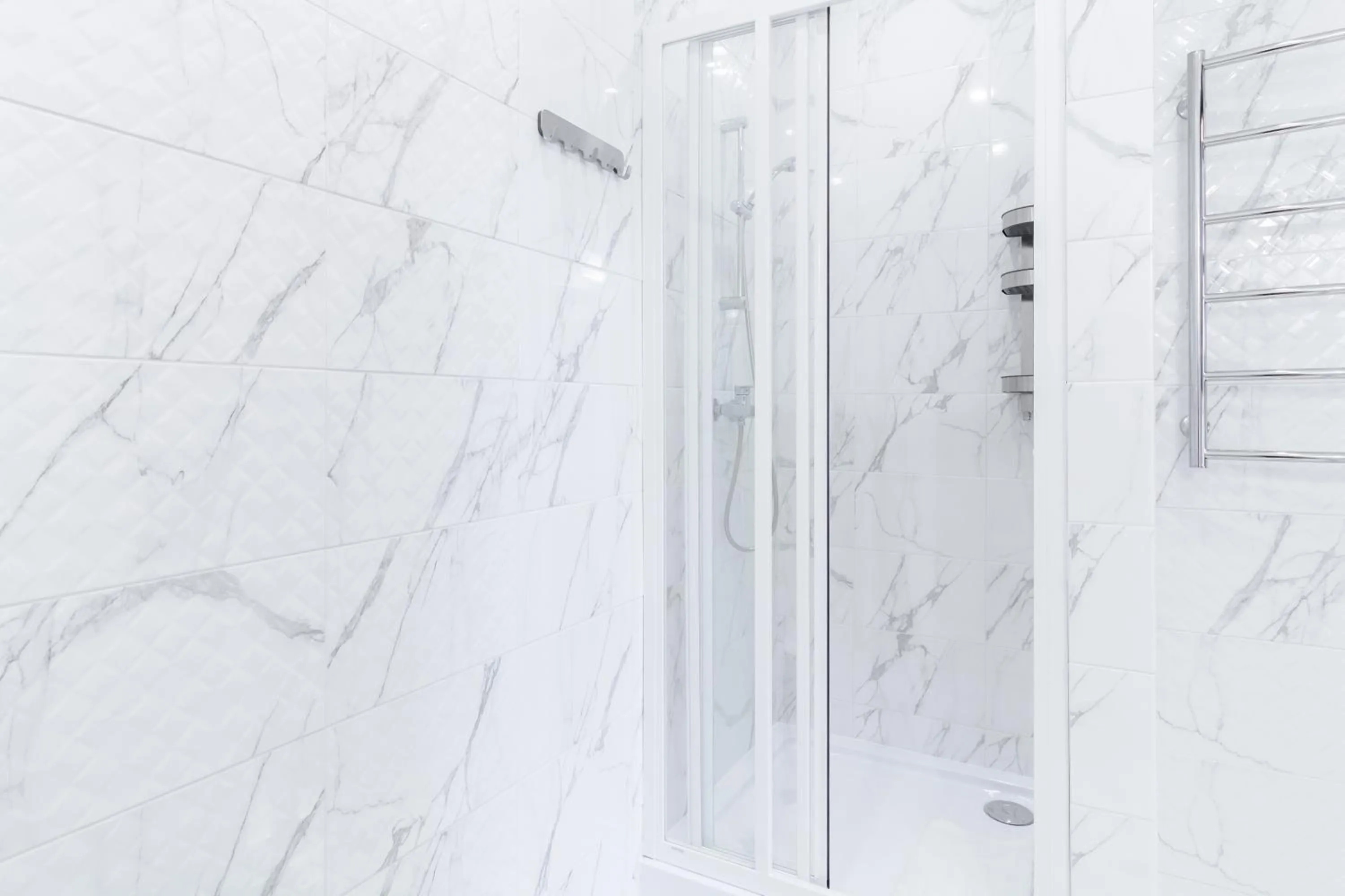 Shower in Opera Passage Hotel & Apartments