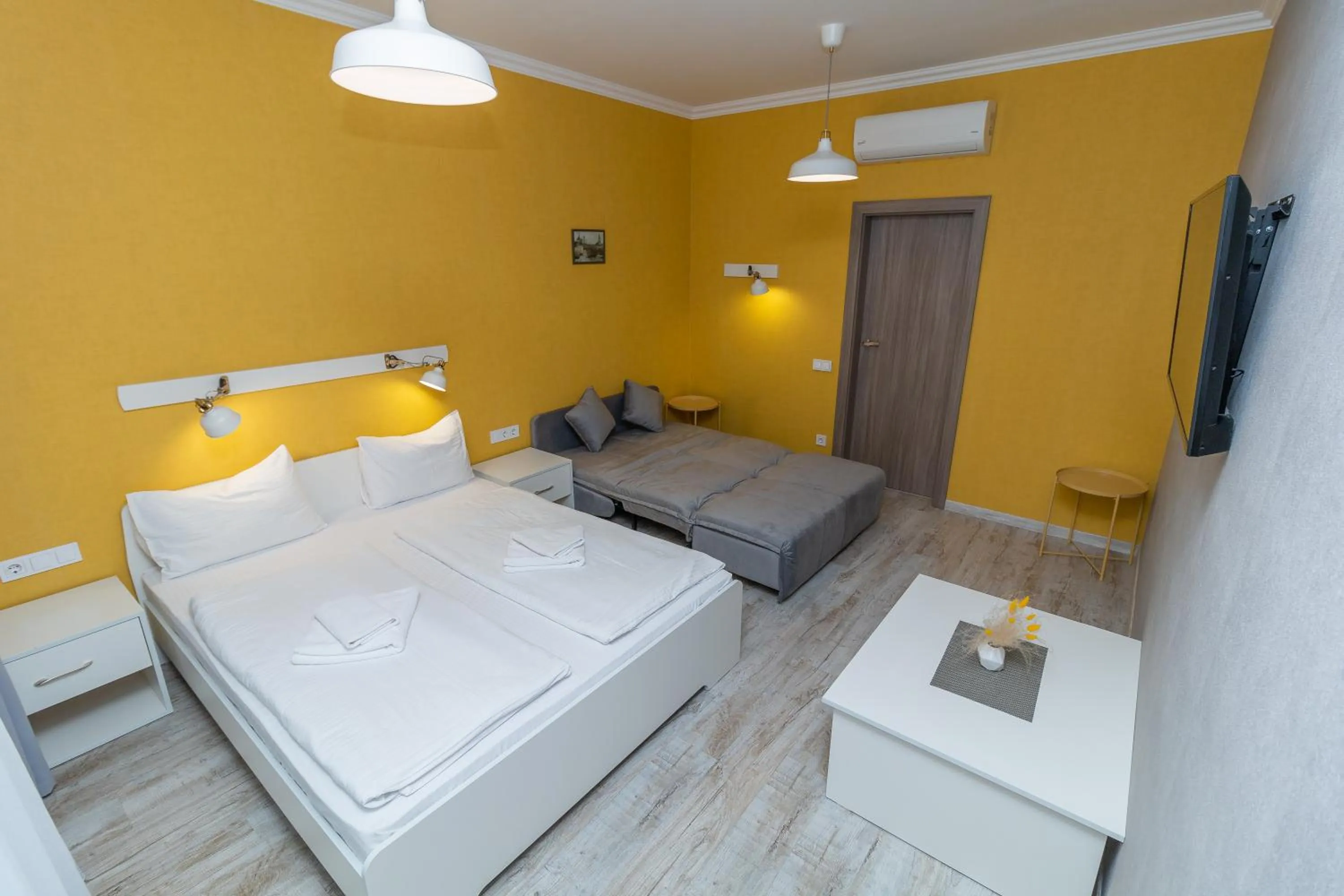 Bed in Opera Passage Hotel & Apartments