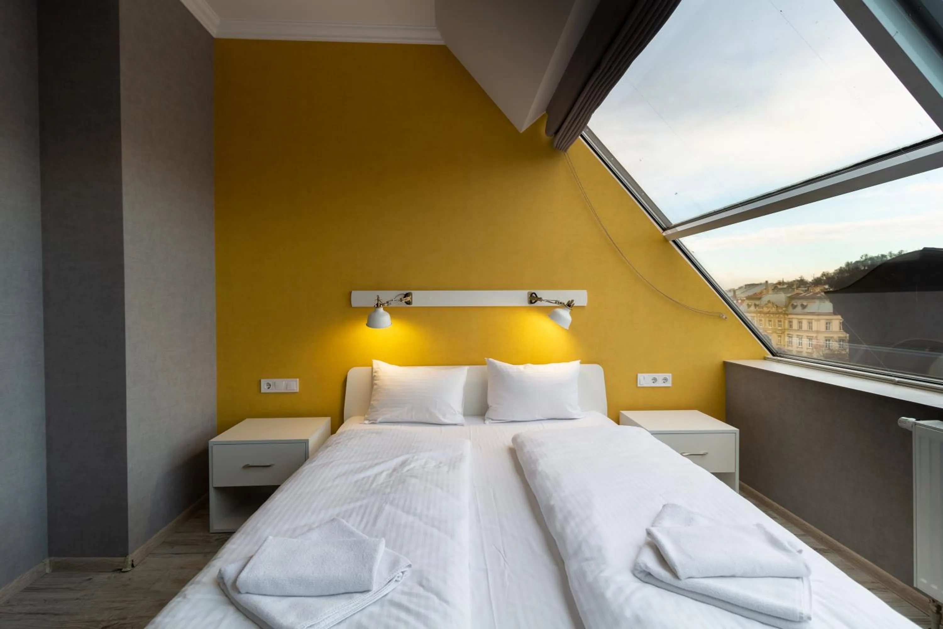 Bed in Opera Passage Hotel & Apartments