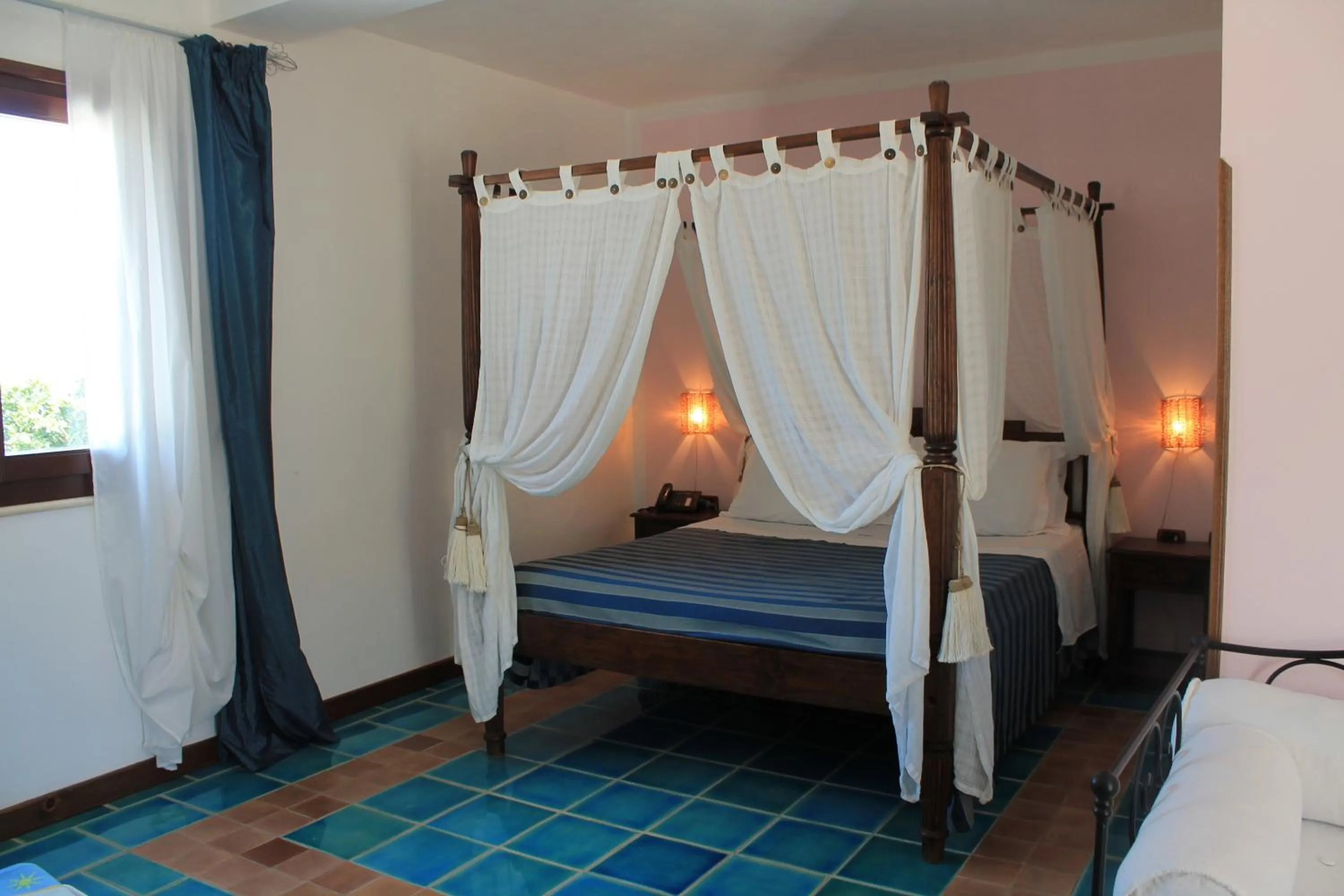 Bed in Luagos club Resort