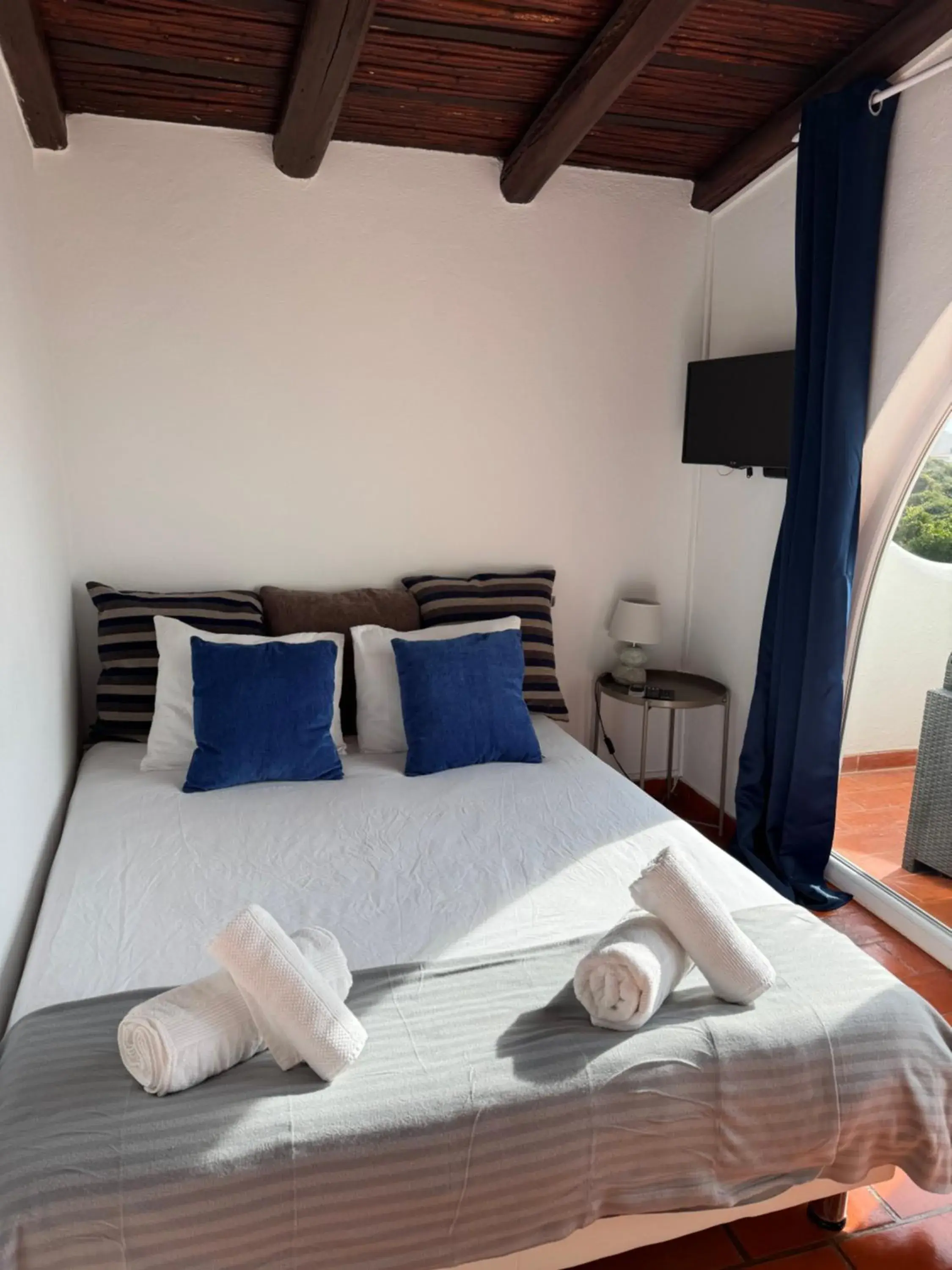 Double Room with Balcony and Sea View in Vila Horizonte Double Room with Balcony and Sea View in Vila Horizonte