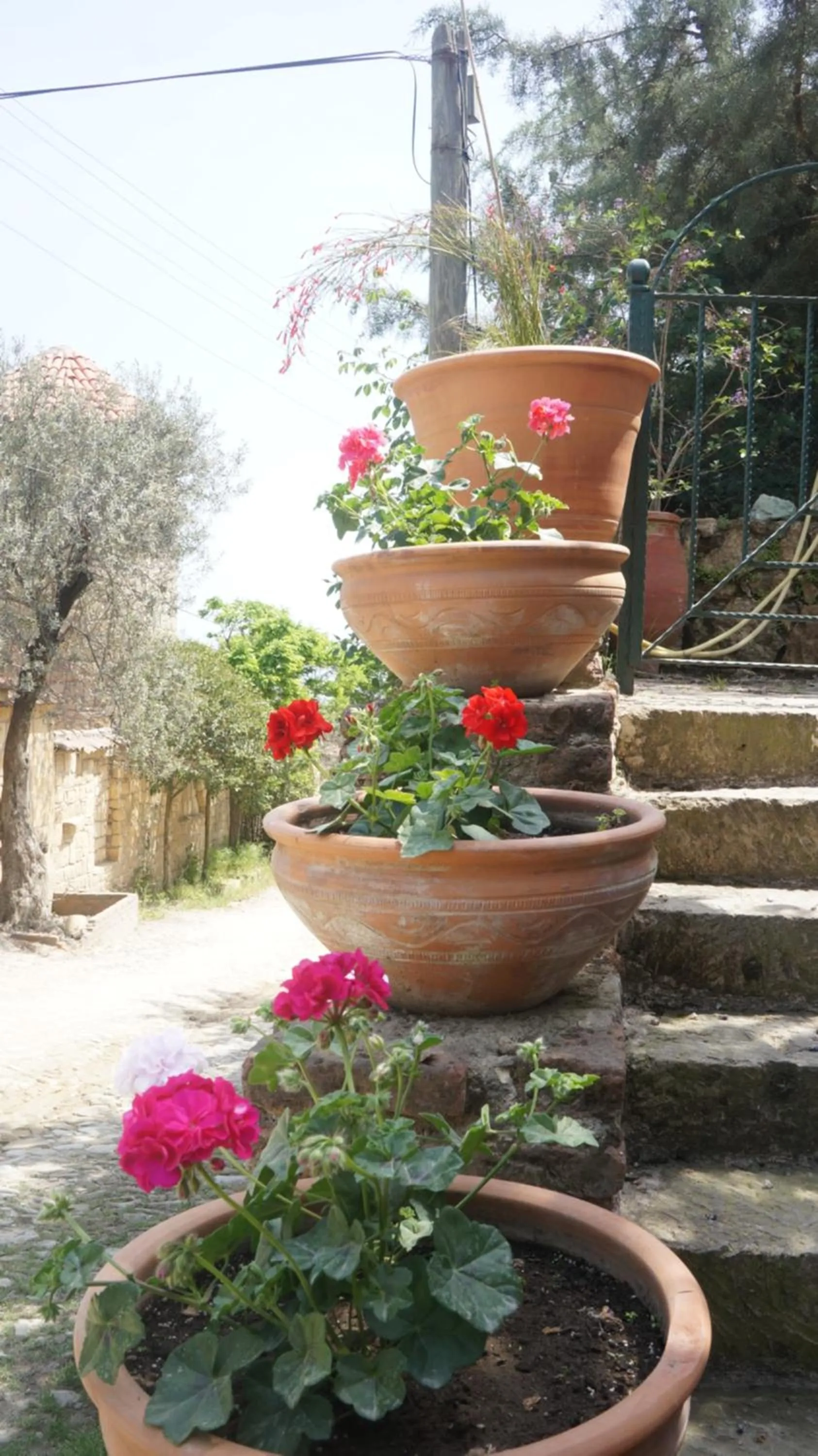 Facade/entrance in Kisik Konagi