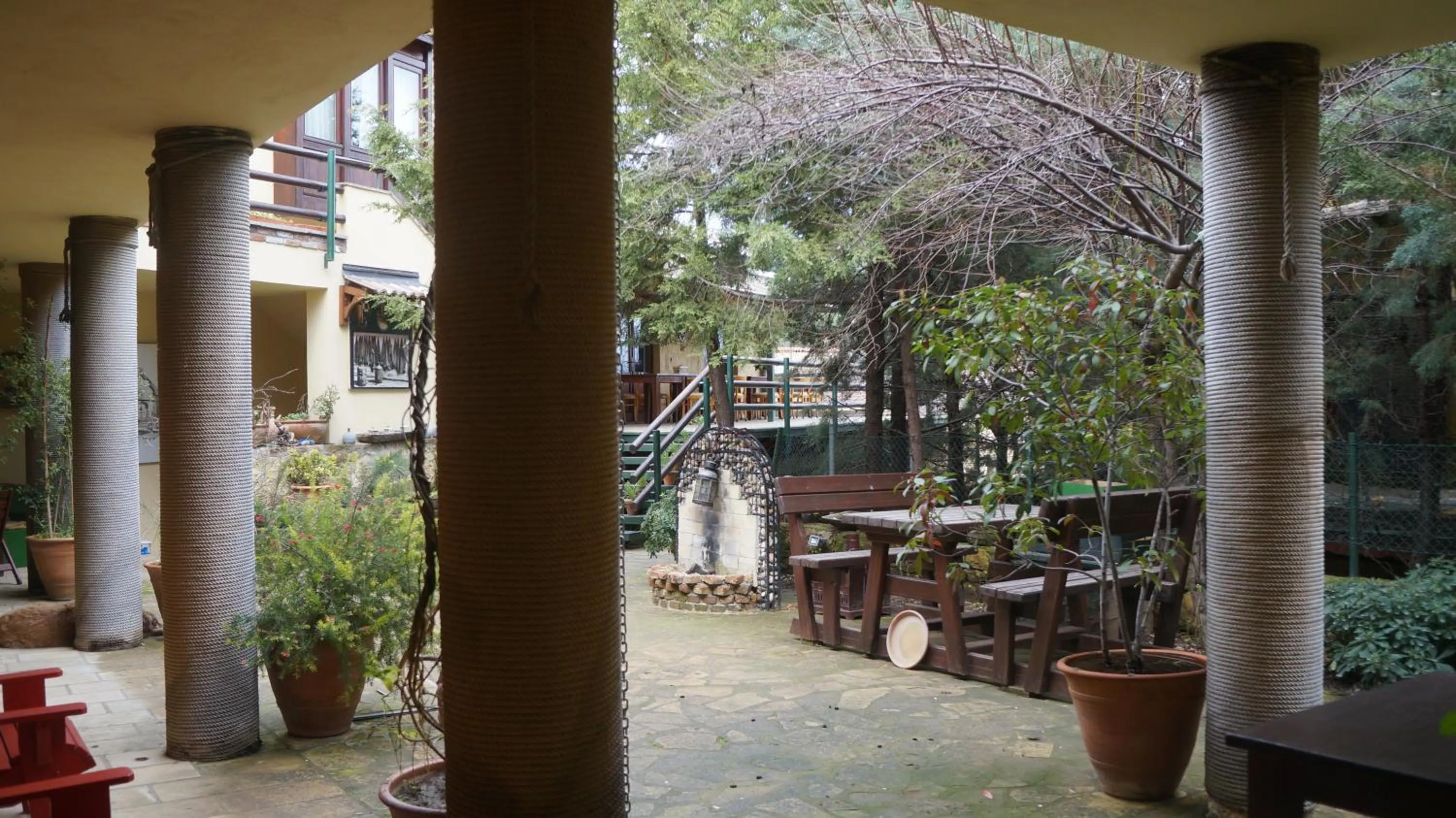 Patio in Kisik Konagi