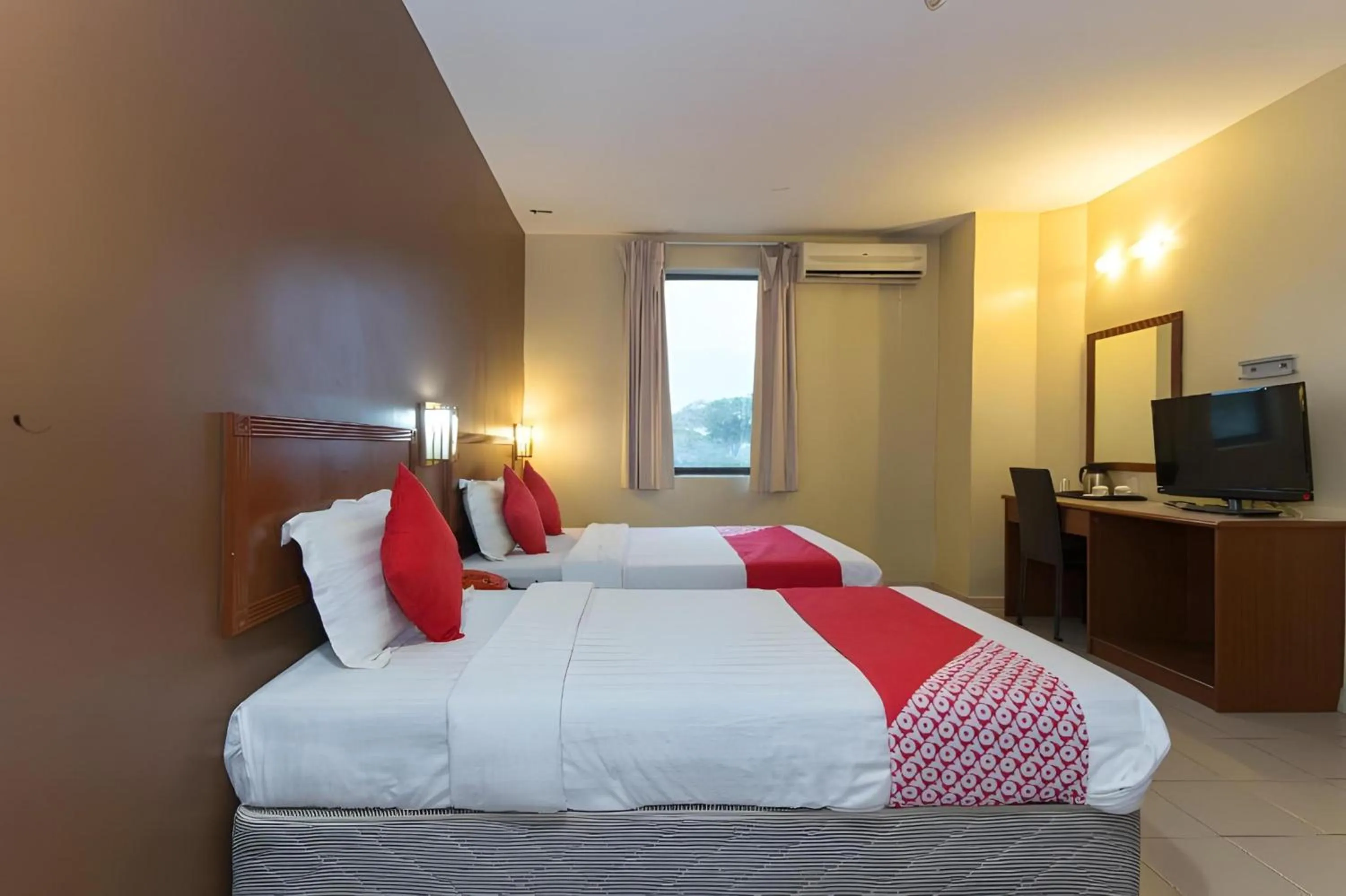 Photo of the whole room, Bed in Super OYO 447 Comfort Hotel Meru