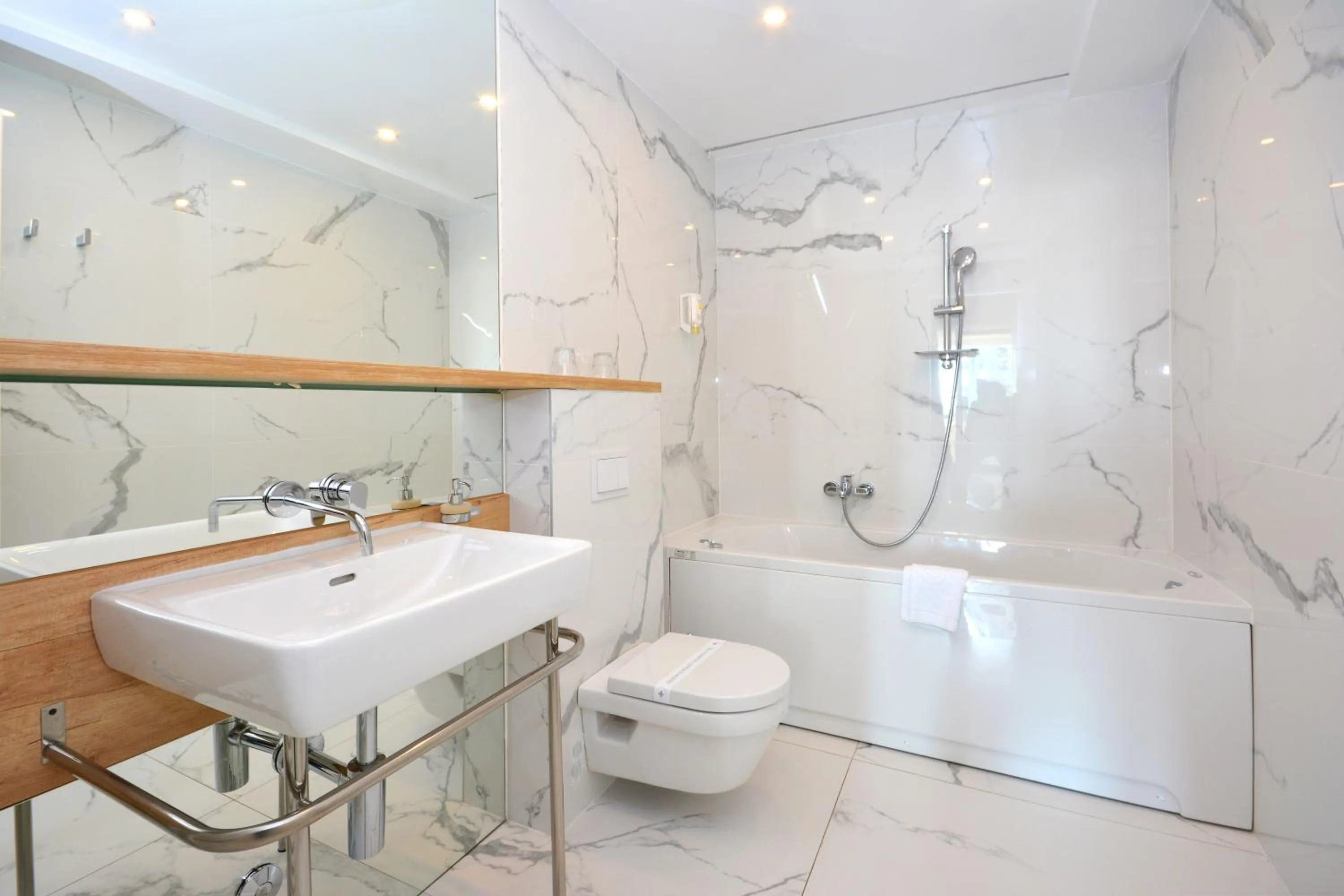 Bathroom in Hotel Jona