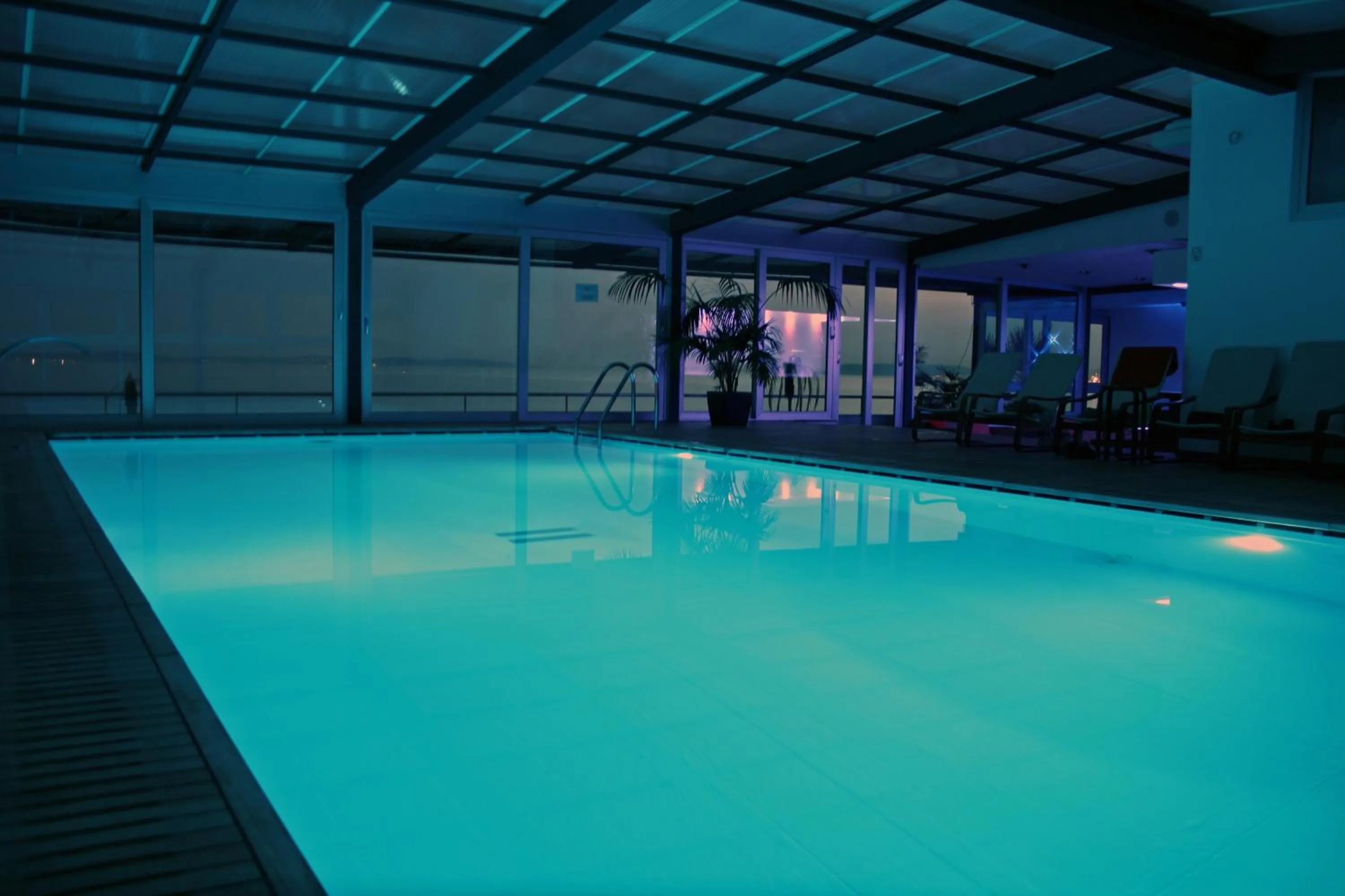 Swimming pool in Hotel Jona