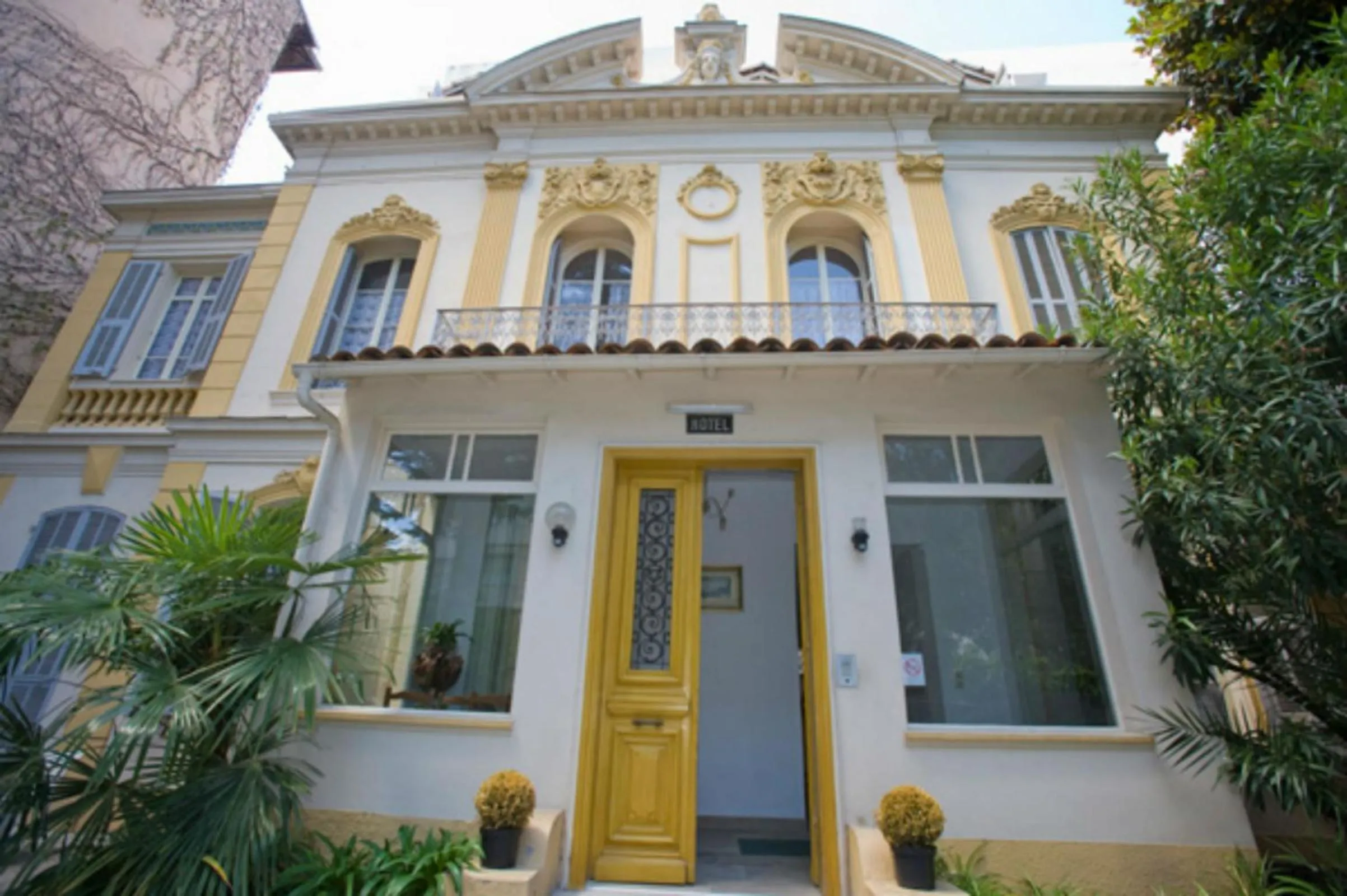 Facade/entrance in Hôtel Belle Meunière