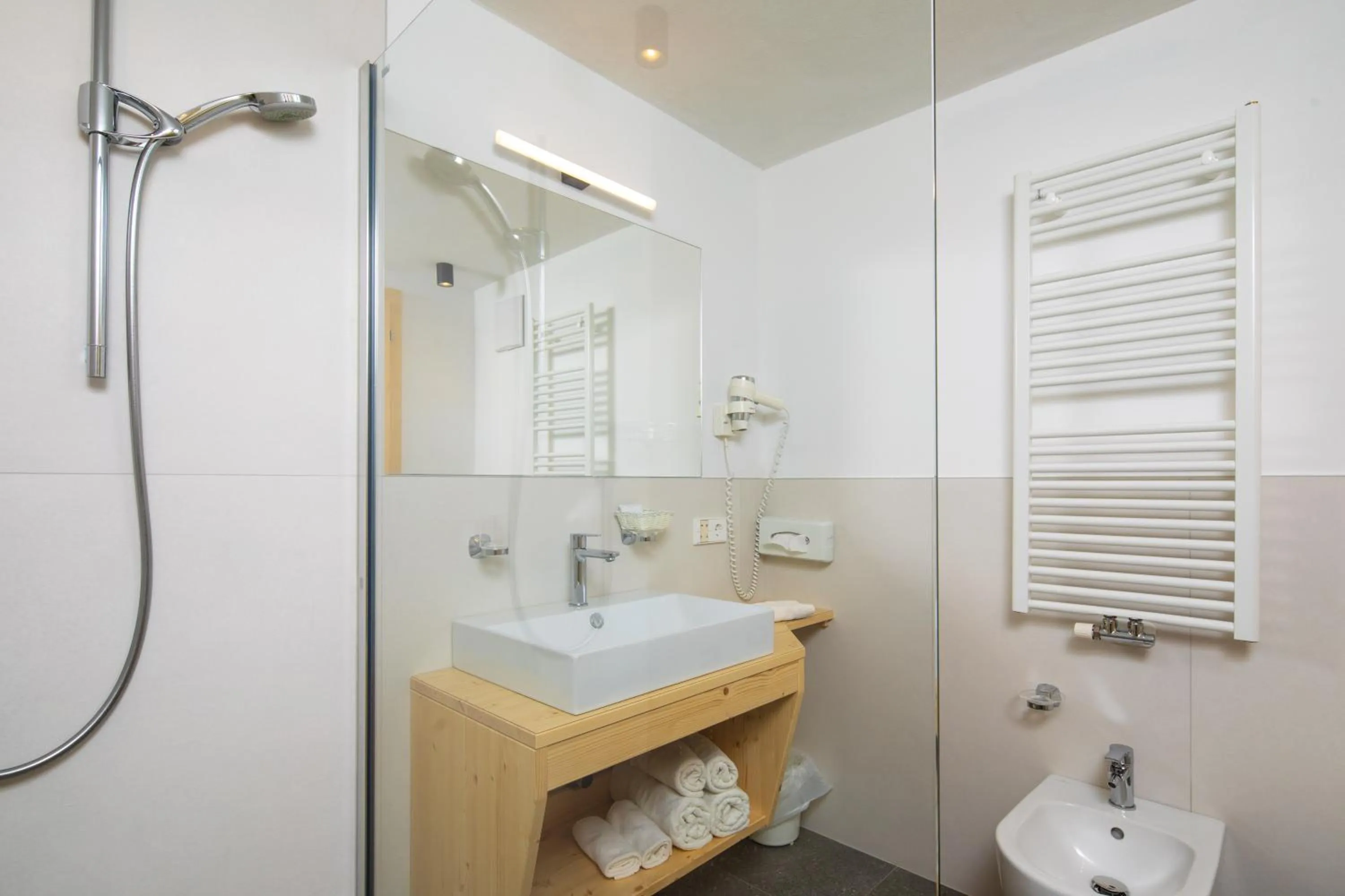 Bathroom in Declara B&B and apartaments