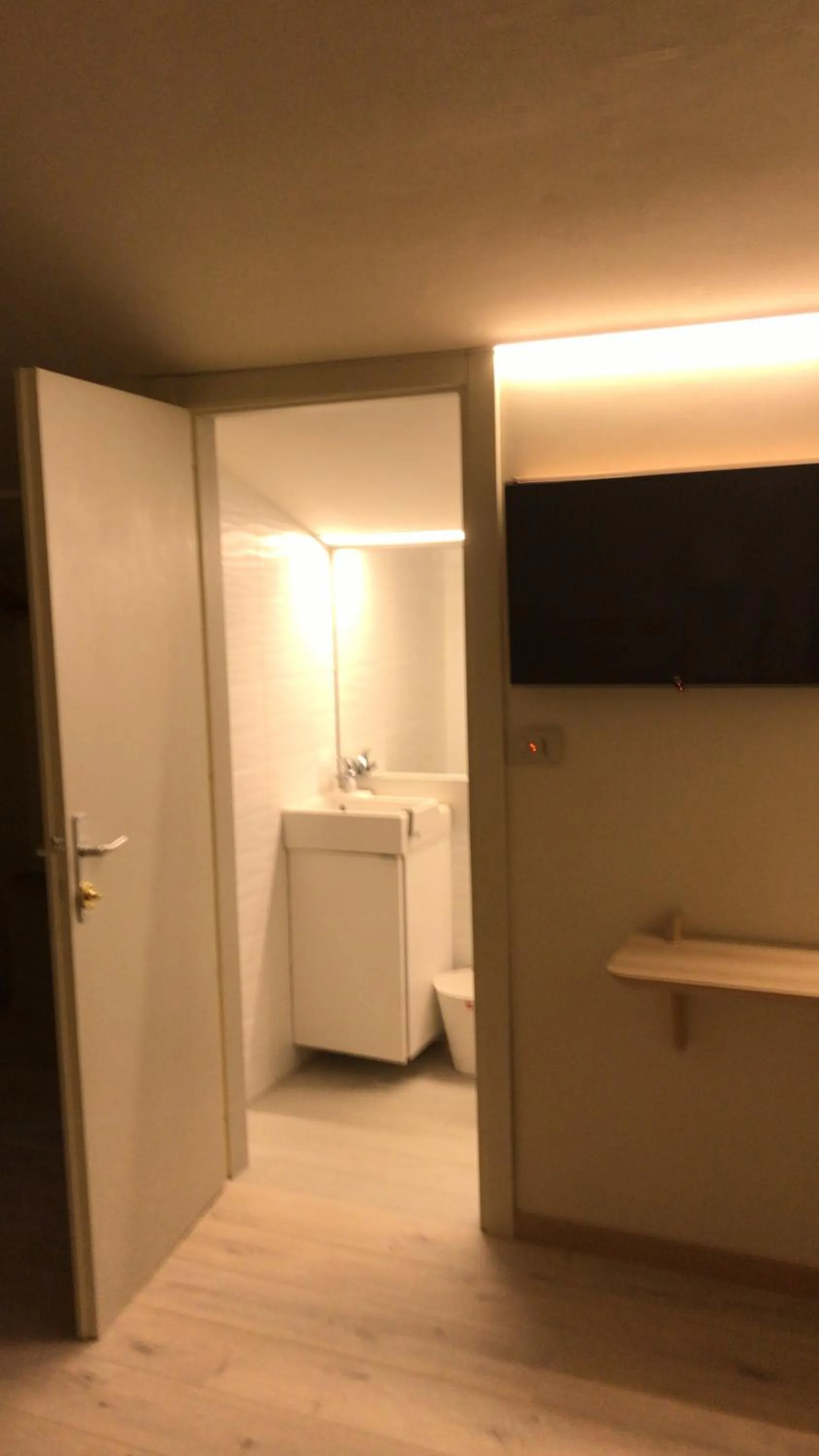 Shower in Hotel Rosati