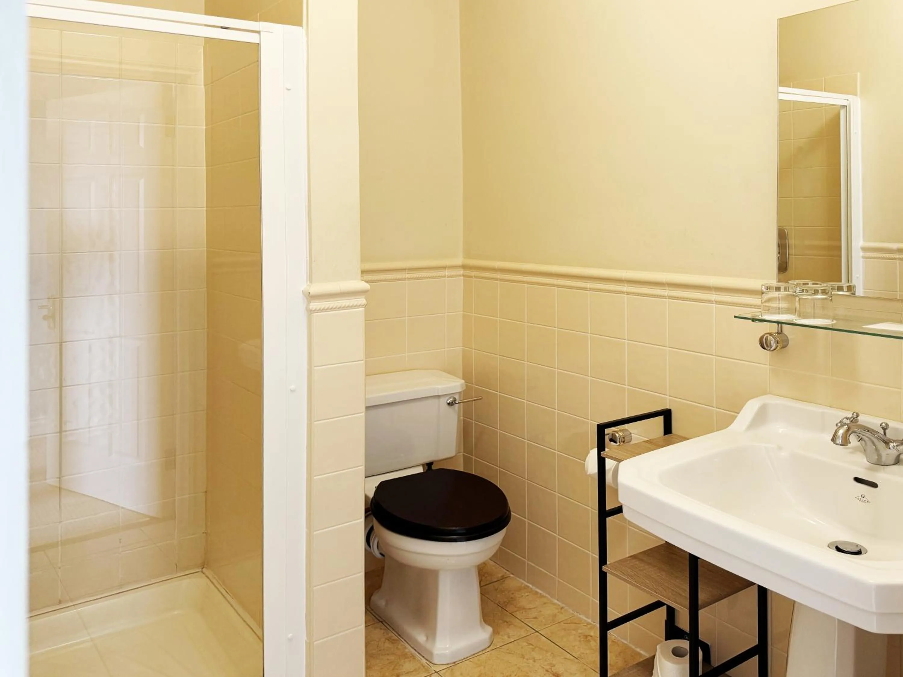 Shower in Stella Maris Shore House