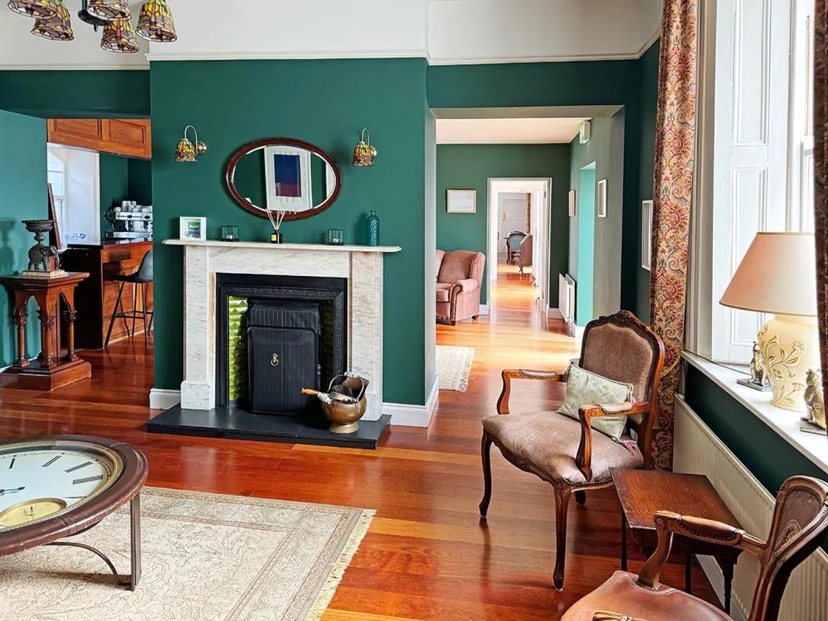 Lounge or bar in Stella Maris Shore House