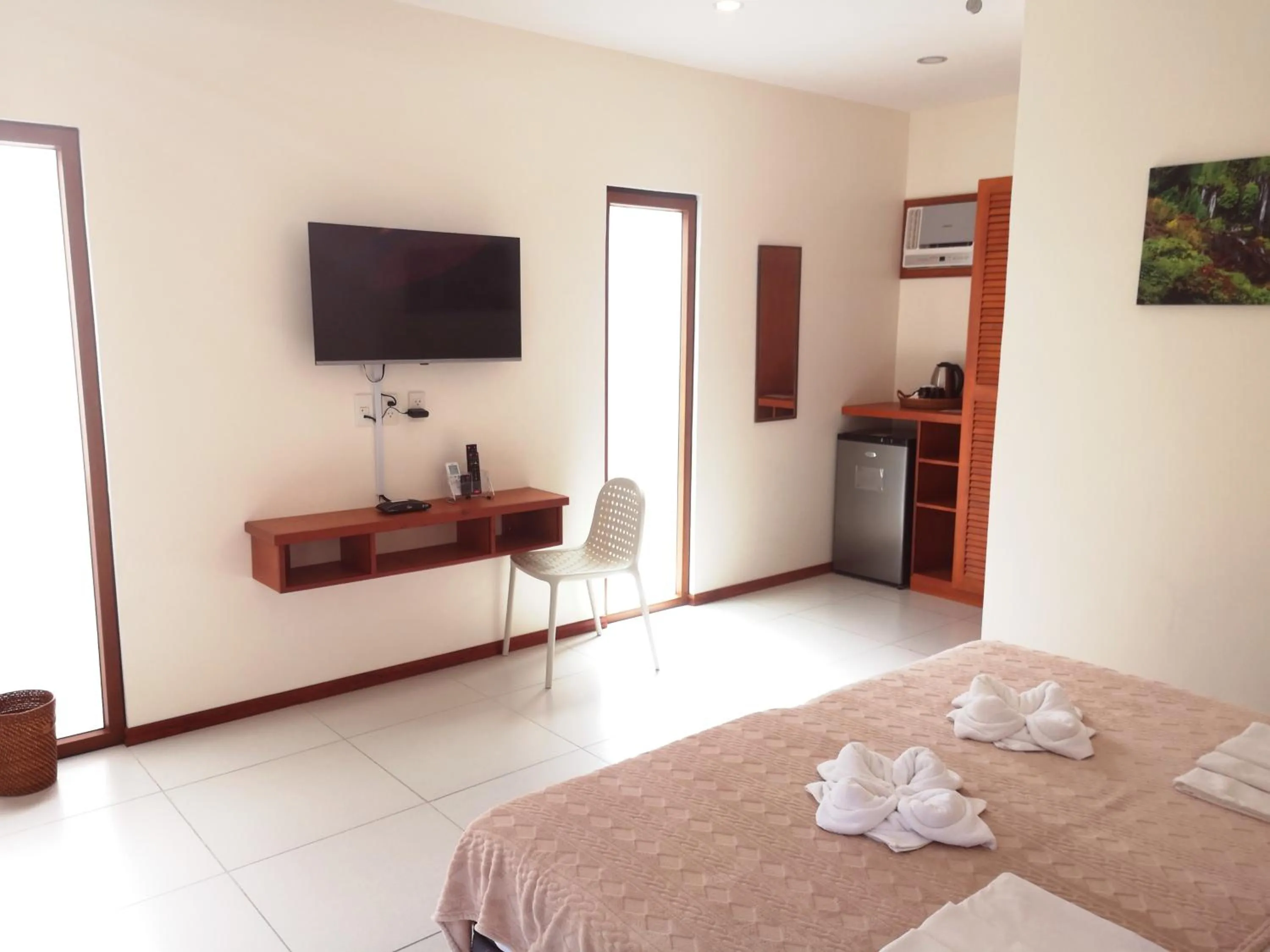 Living room, Bed in Quo Vadis Dive Resort