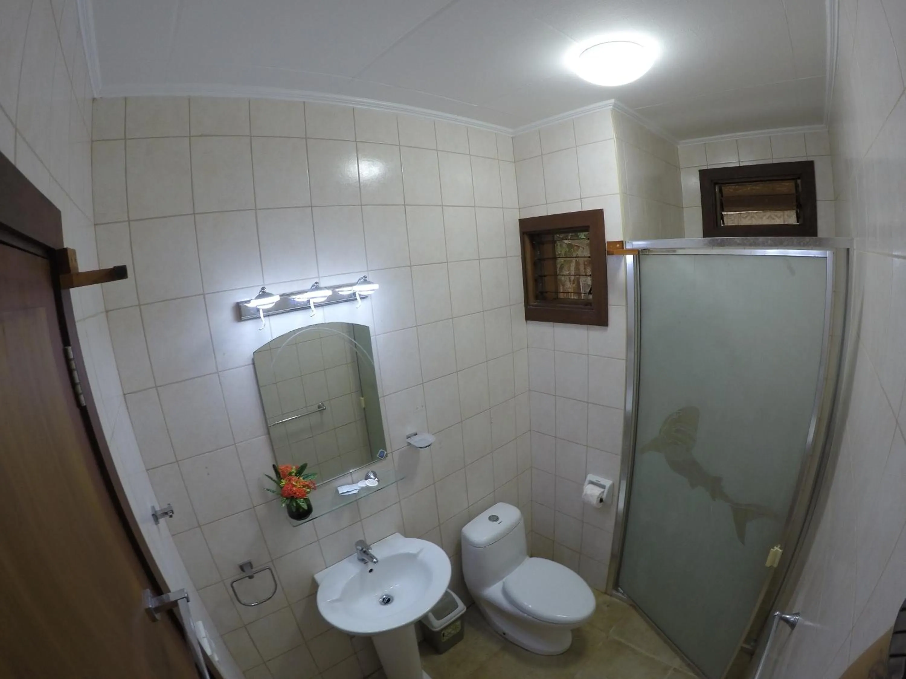 Shower in Quo Vadis Dive Resort