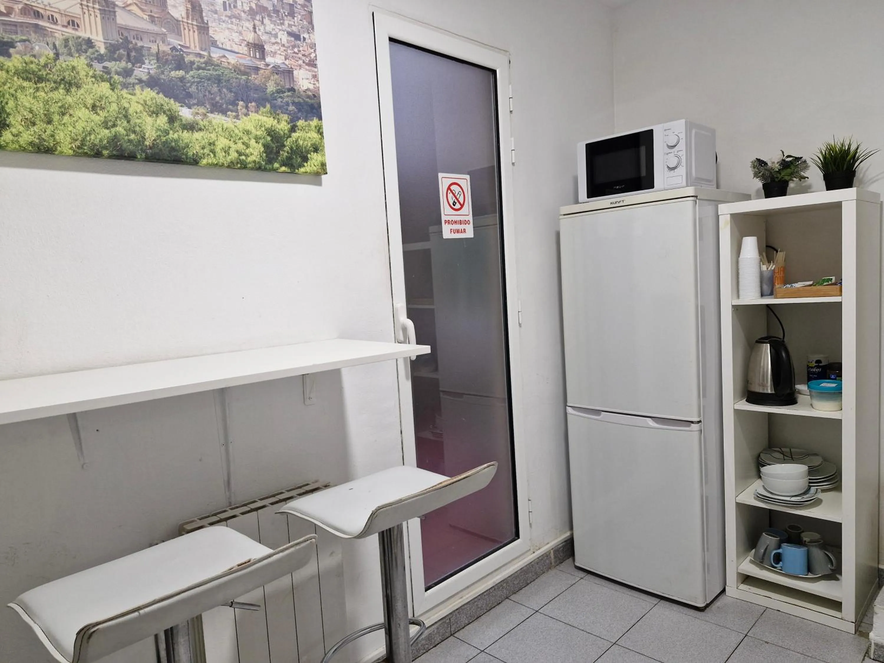 Kitchen or kitchenette in Hostal Elkano