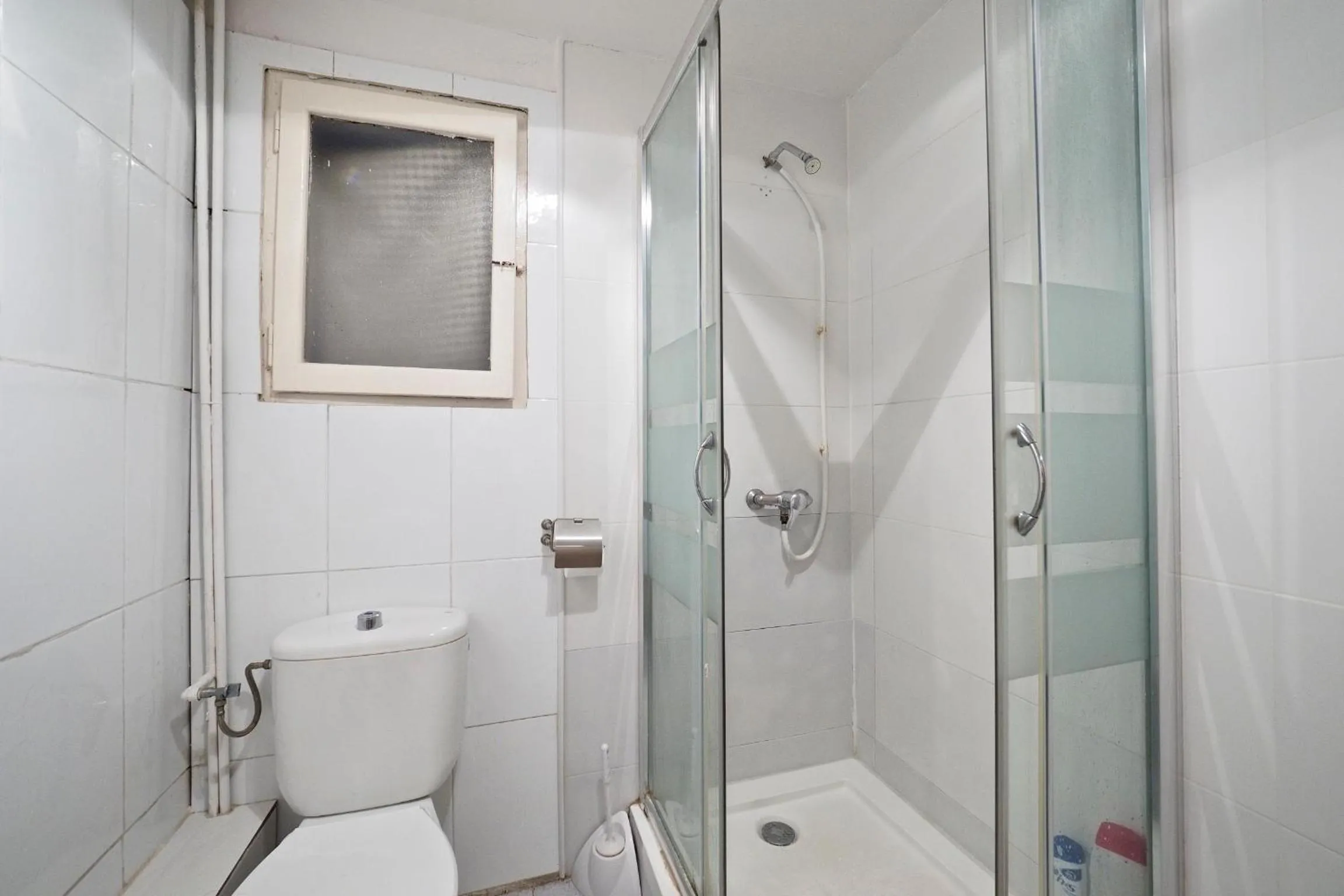 Bathroom in Hostal Elkano