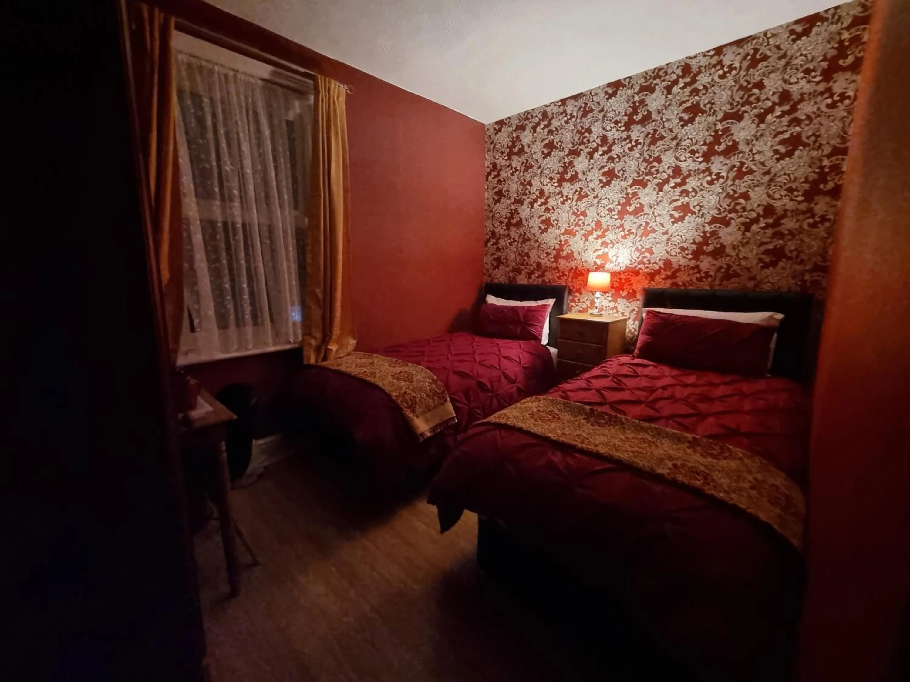 Bedroom, Bed in Sirocco Blues Guest House