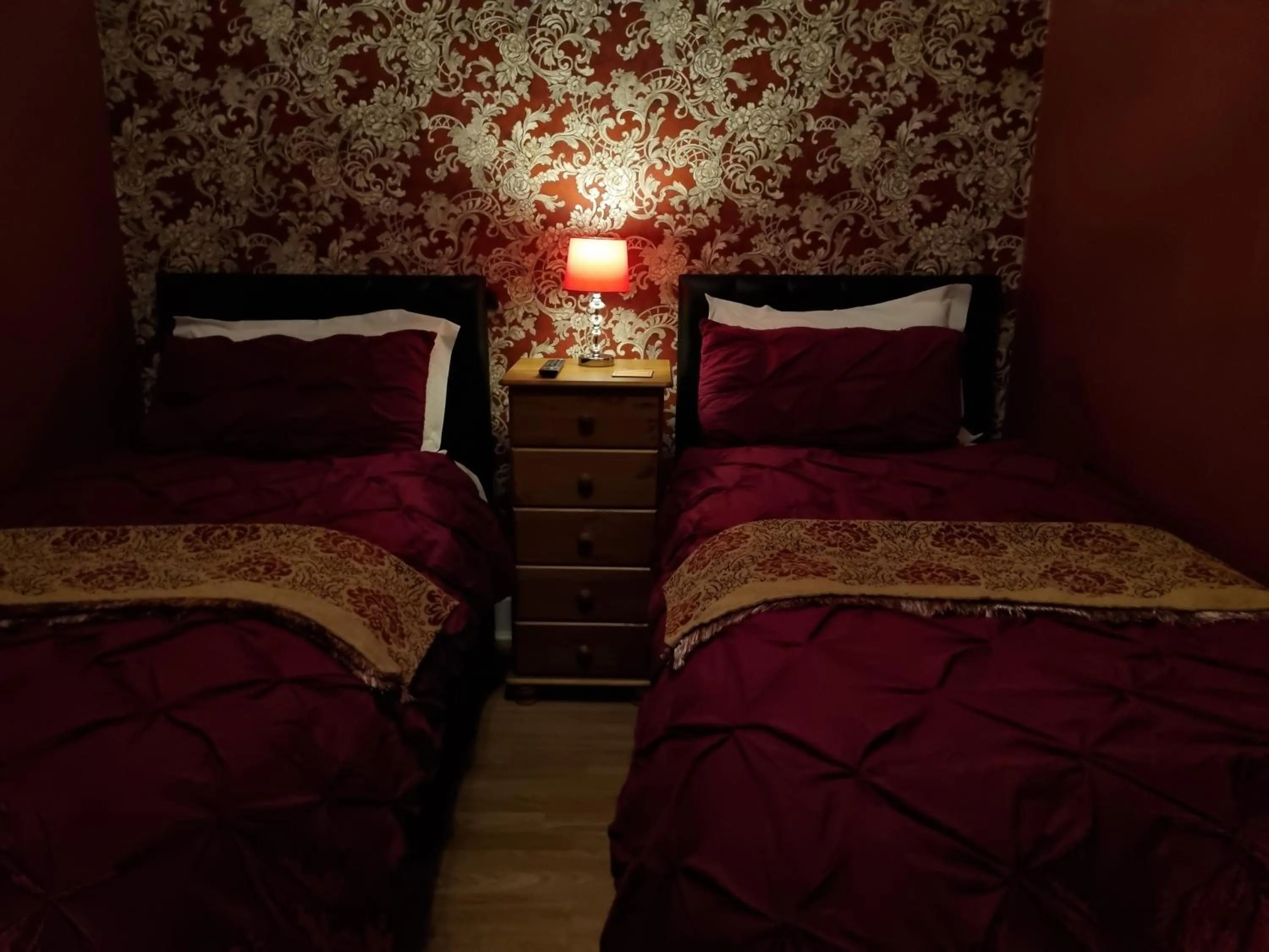 Bed in Sirocco Blues Guest House