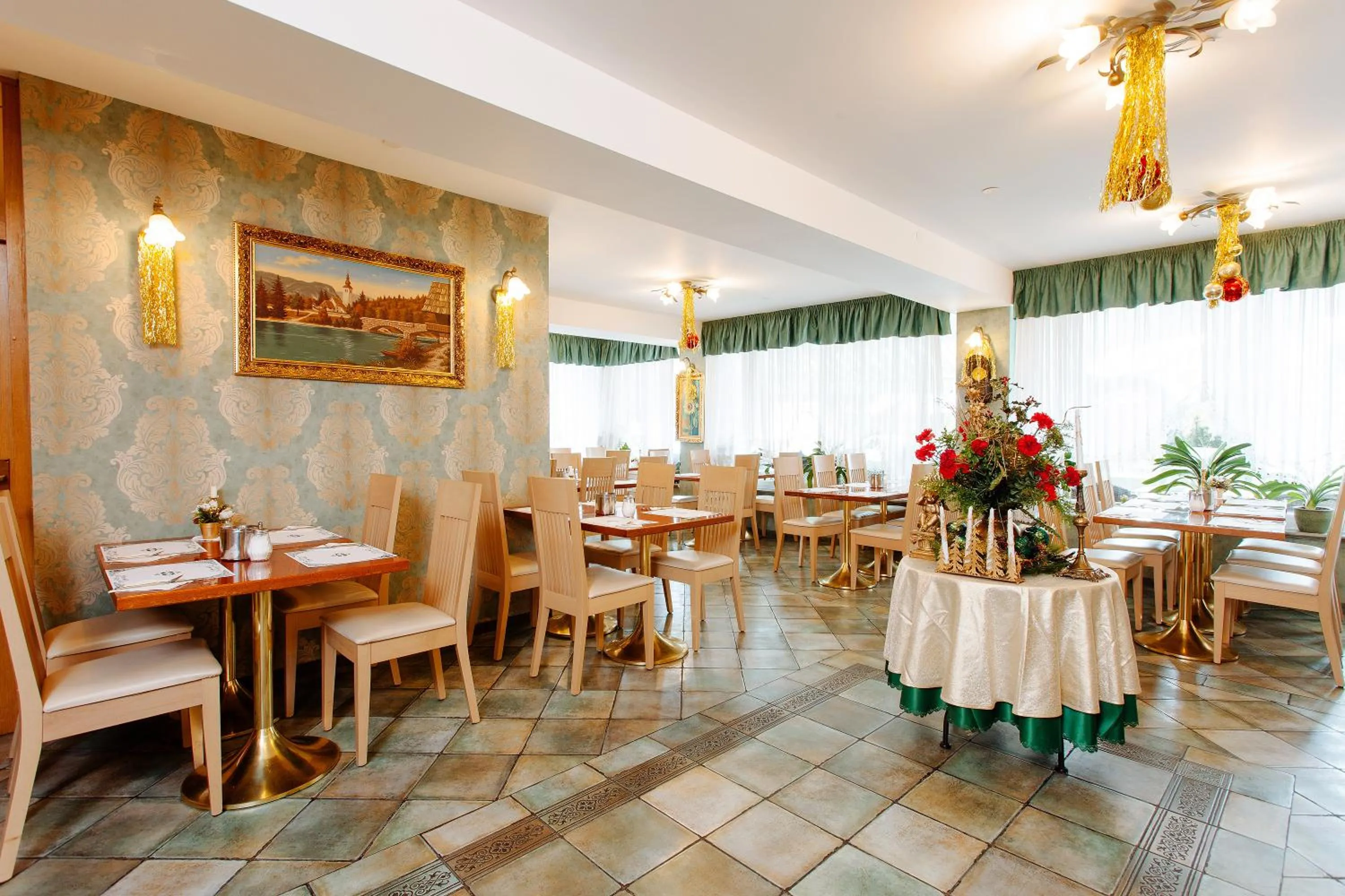 Restaurant/places to eat in Jagodic Garni Hotel
