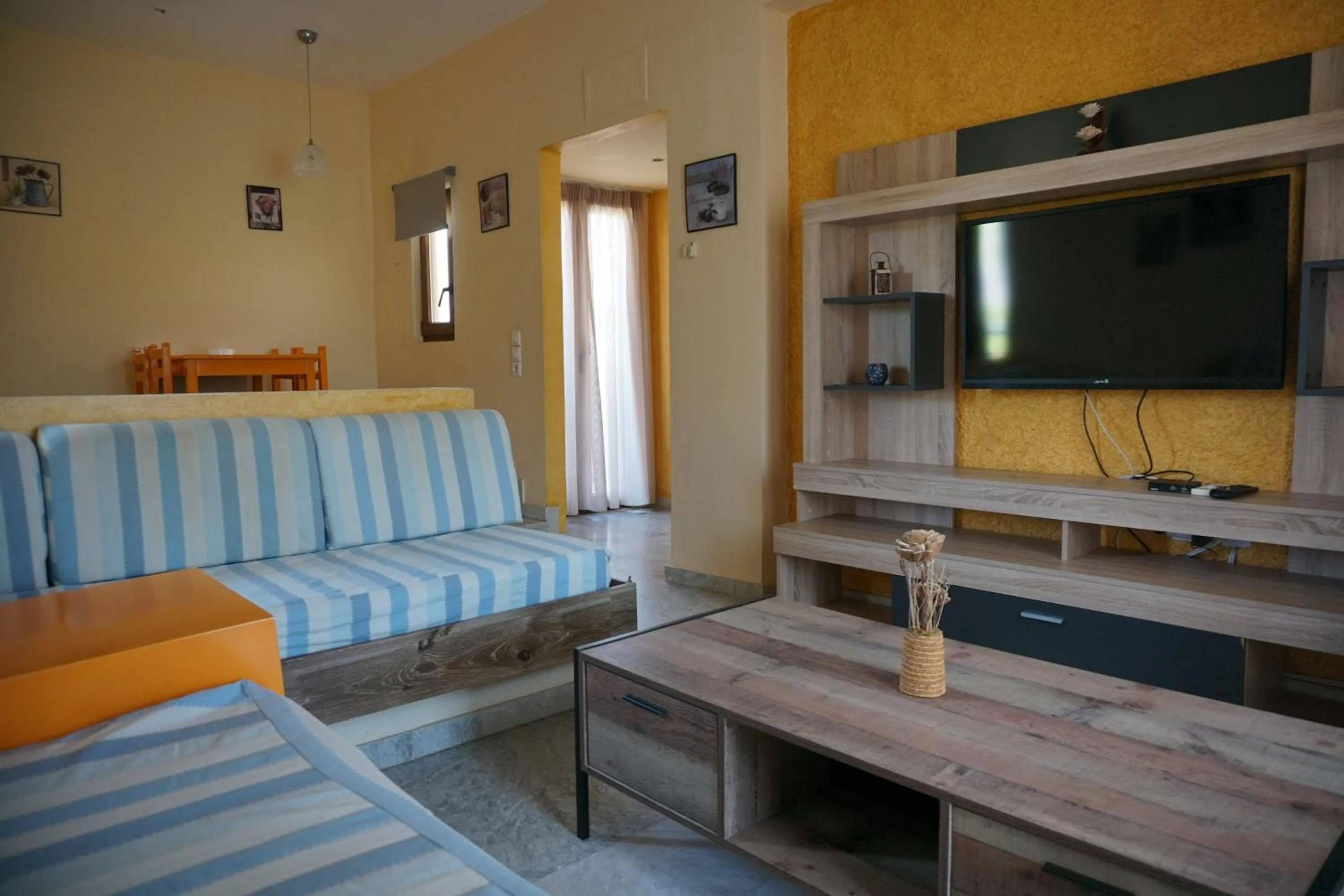 Seating area in Katerini Apartments Hotel