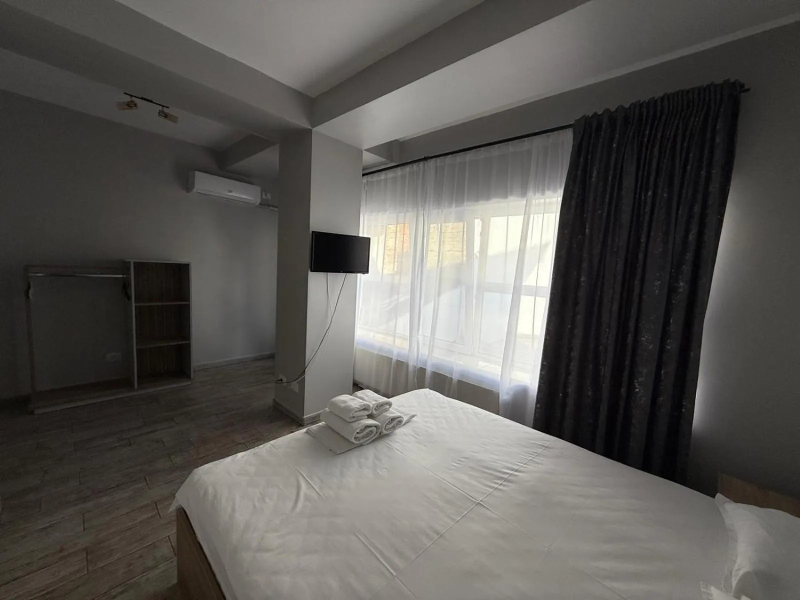 Bed in Ave Hotel Victoriei