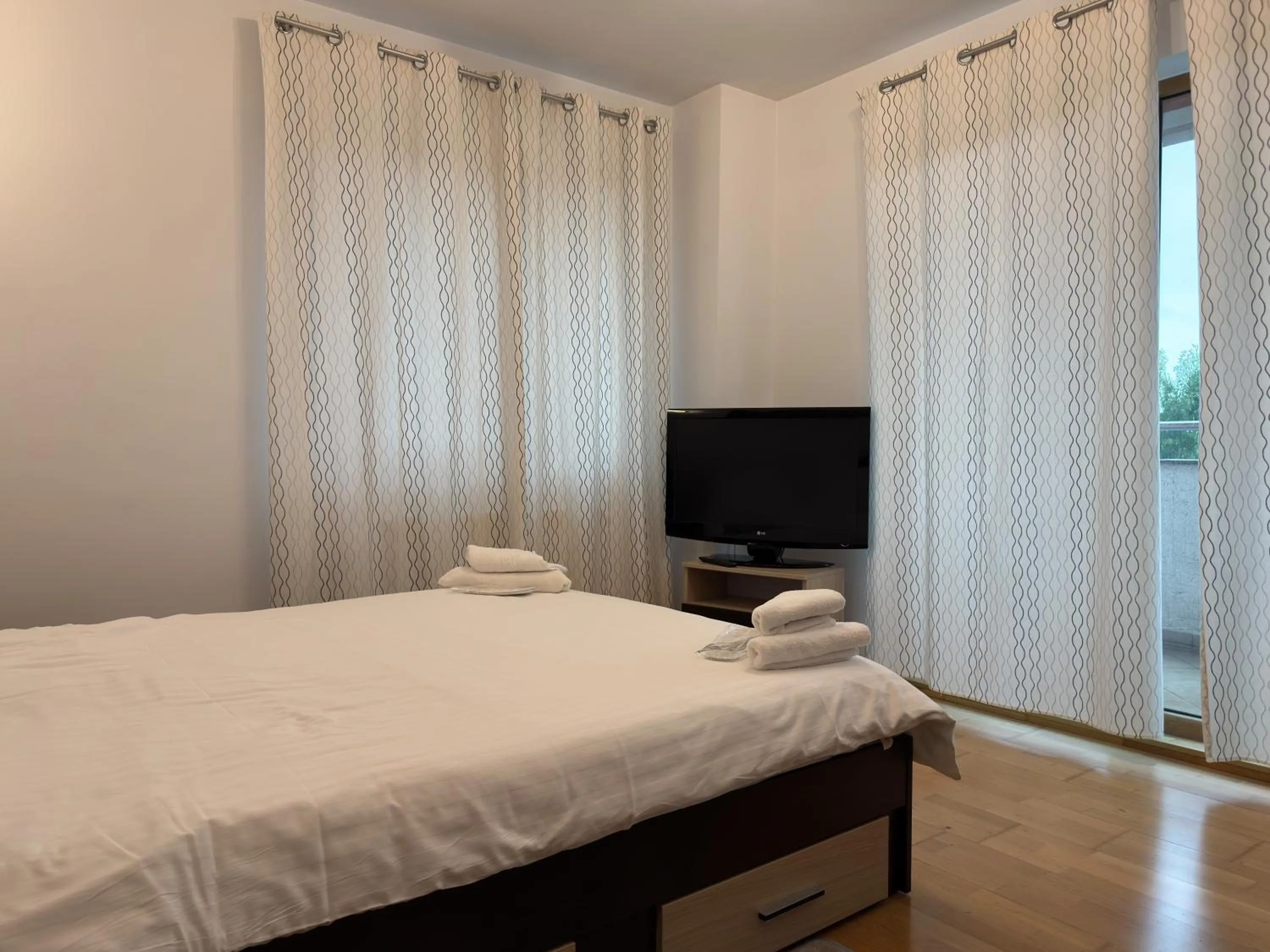 Bedroom, Bed in Monte Carlo Palace Suites