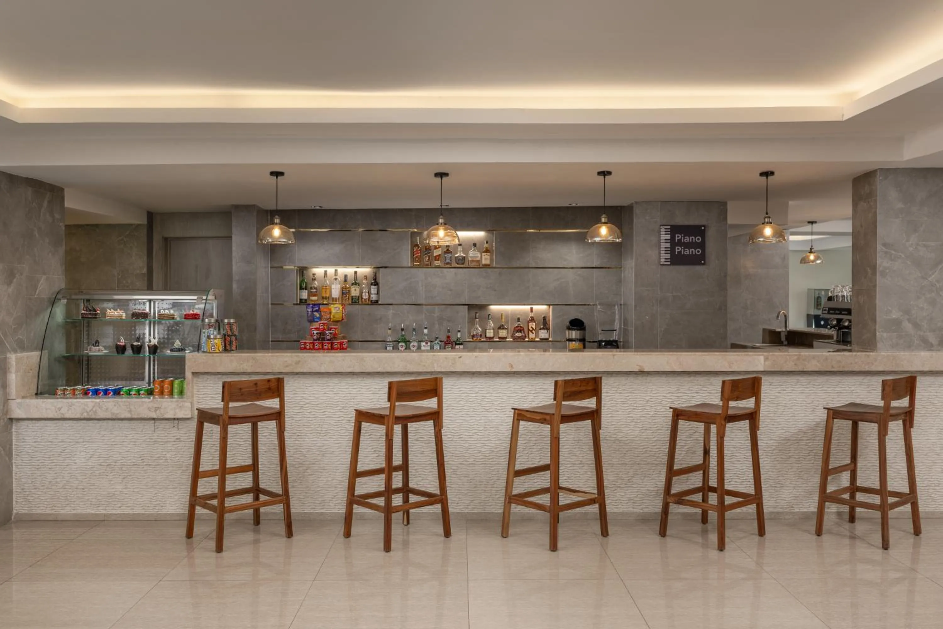 Lounge or bar in Delta Hotels by Marriott Dar es Salaam