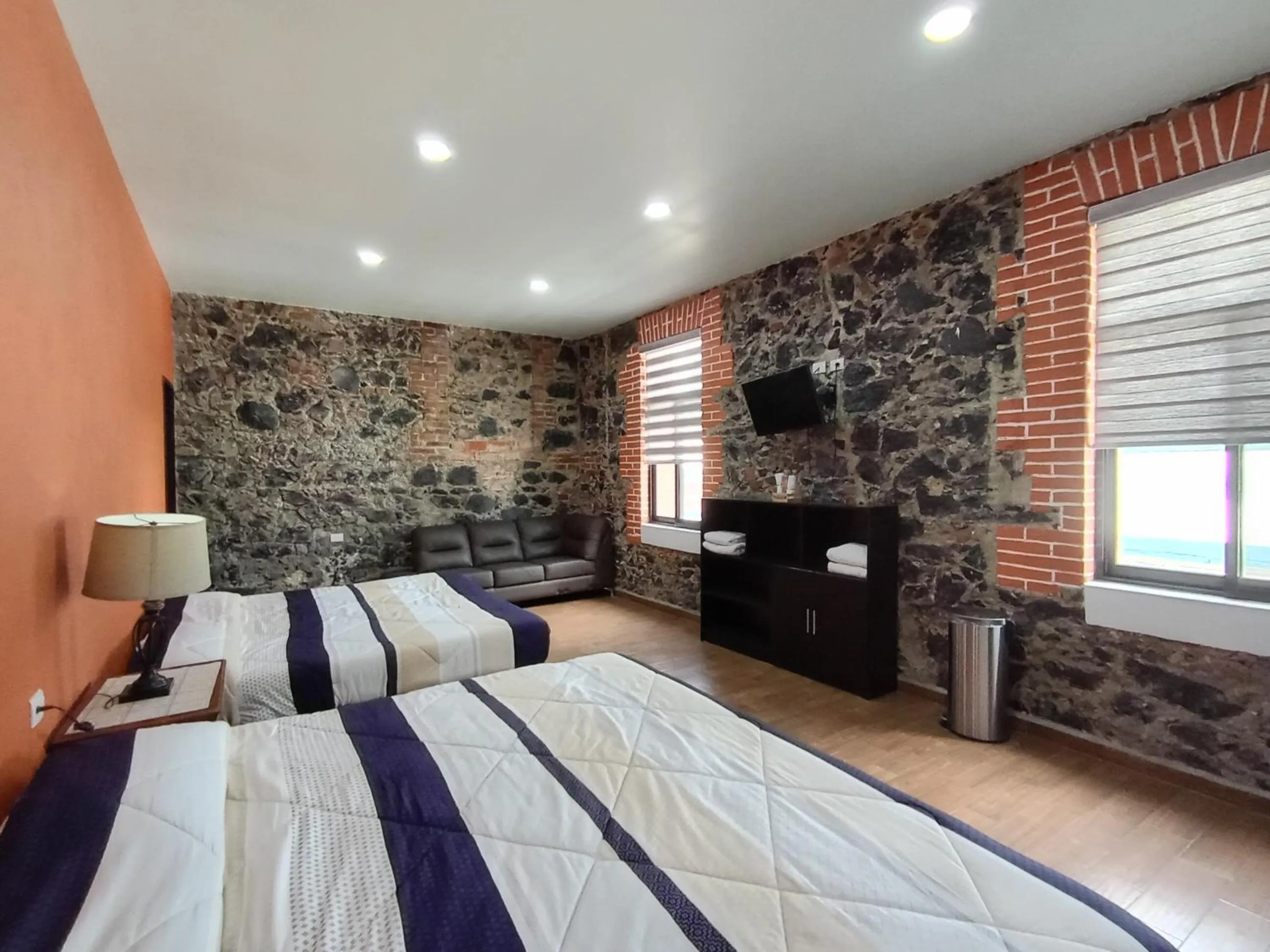 Property building, Bed in Hotel Xochicaltzin