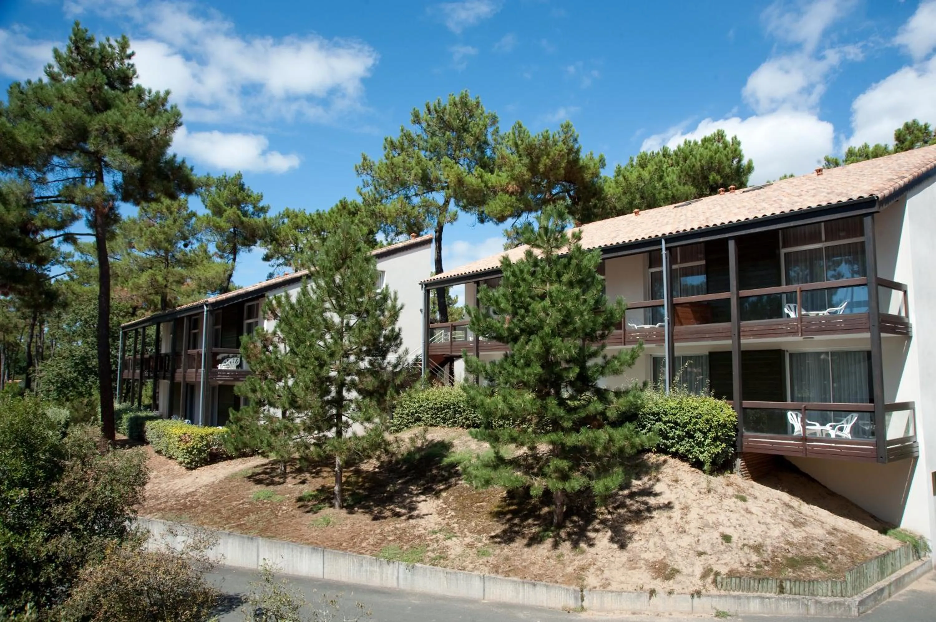 Facade/entrance in Azureva Ronce les Bains