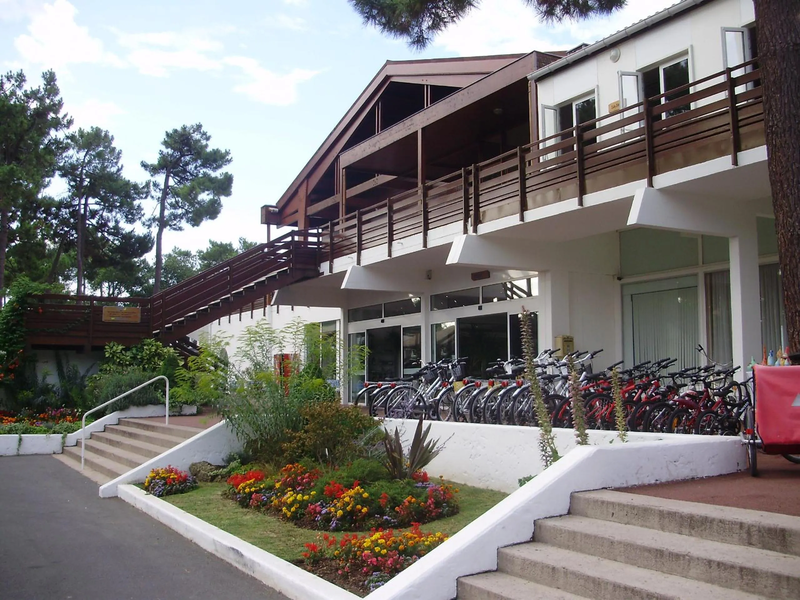 Facade/entrance in Azureva Ronce les Bains