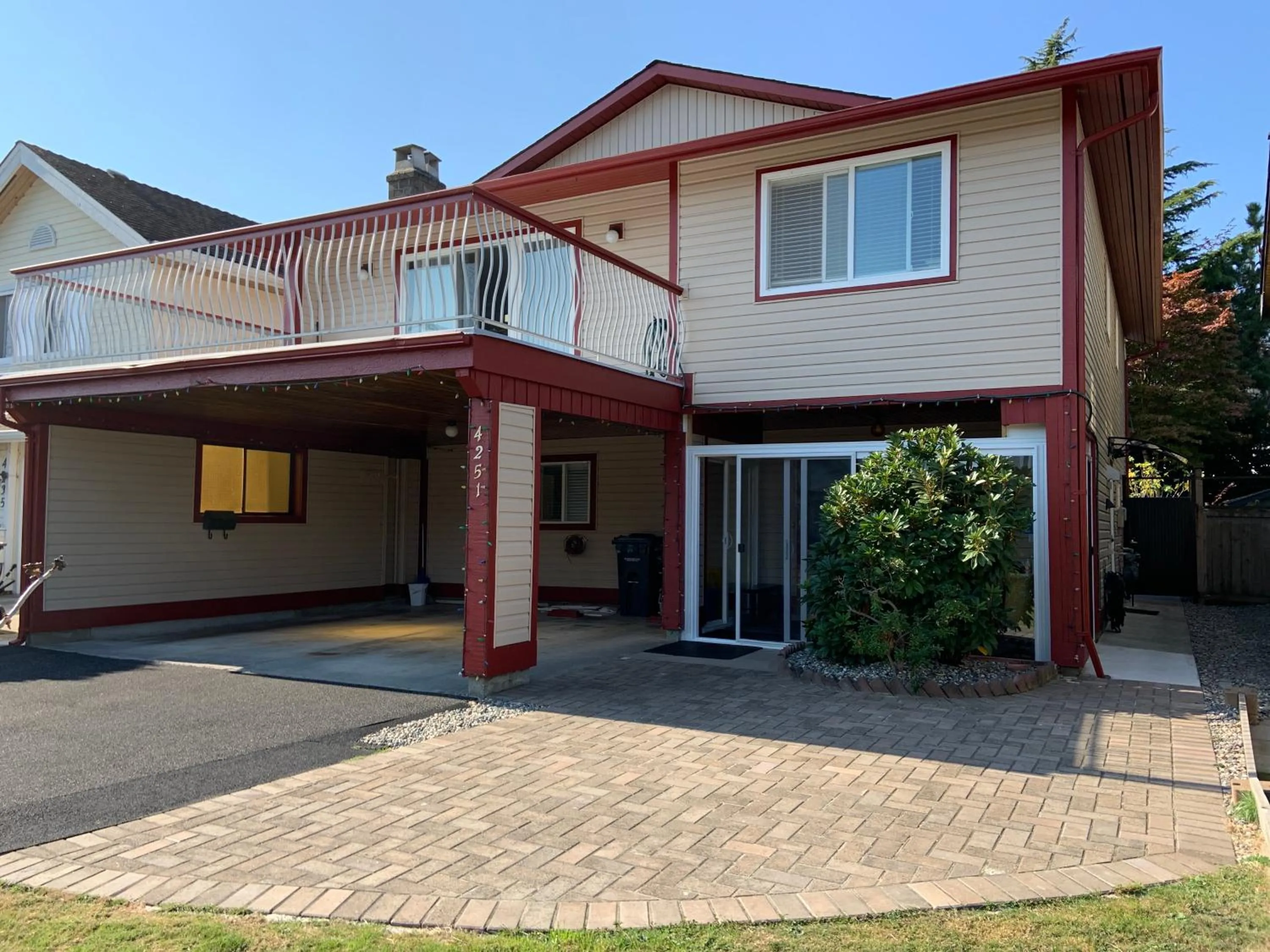 Property building in Orchid House near Vancouver YVR Airport