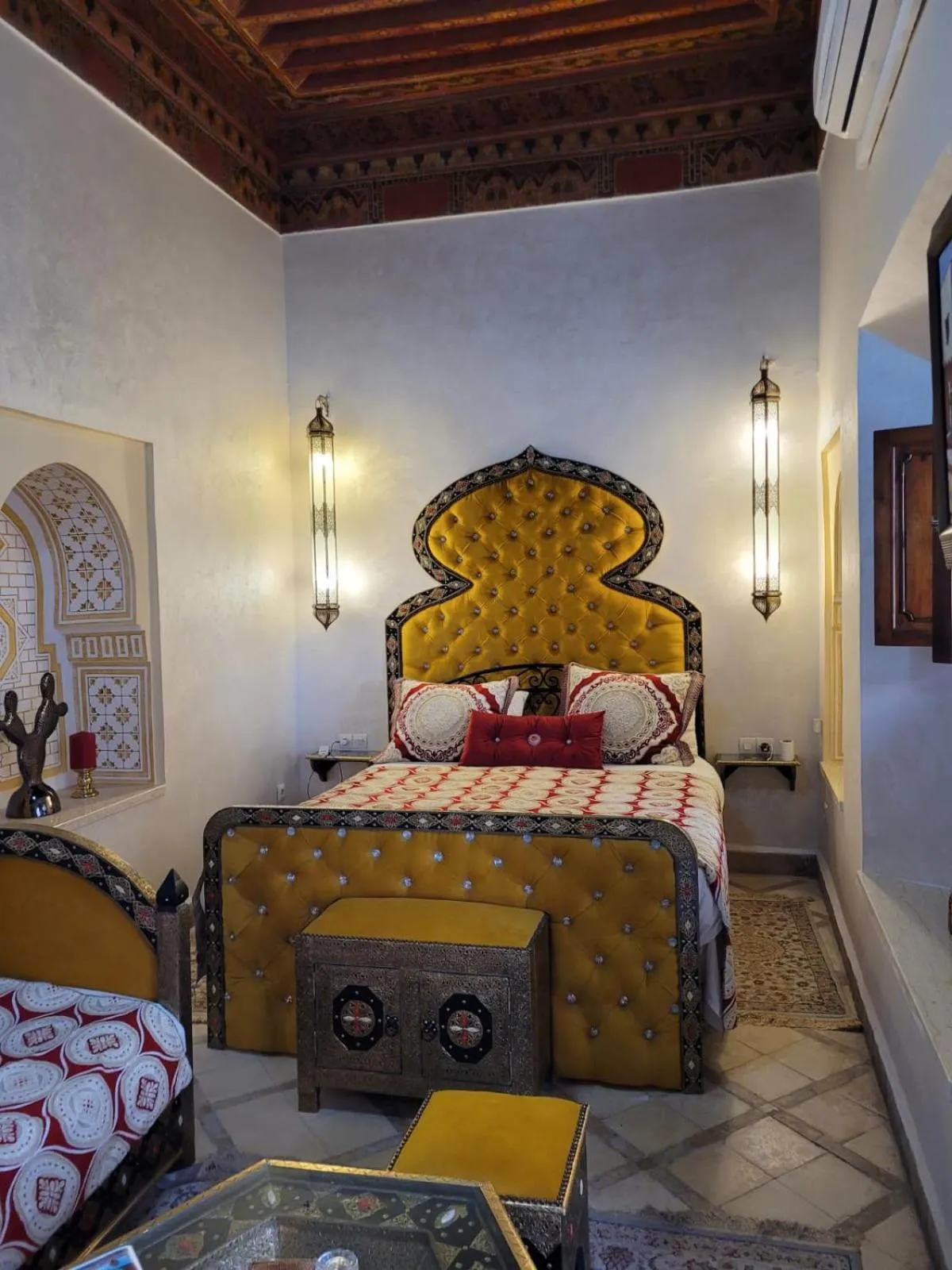 Photo of the whole room, Bed in Riad Bayti