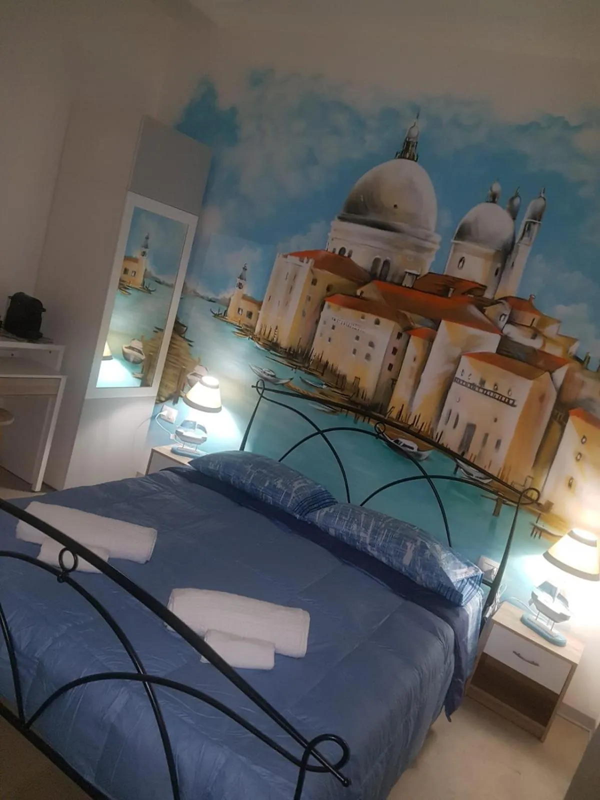 Decorative detail, Bed in Bed Rho Stazione - Fiera