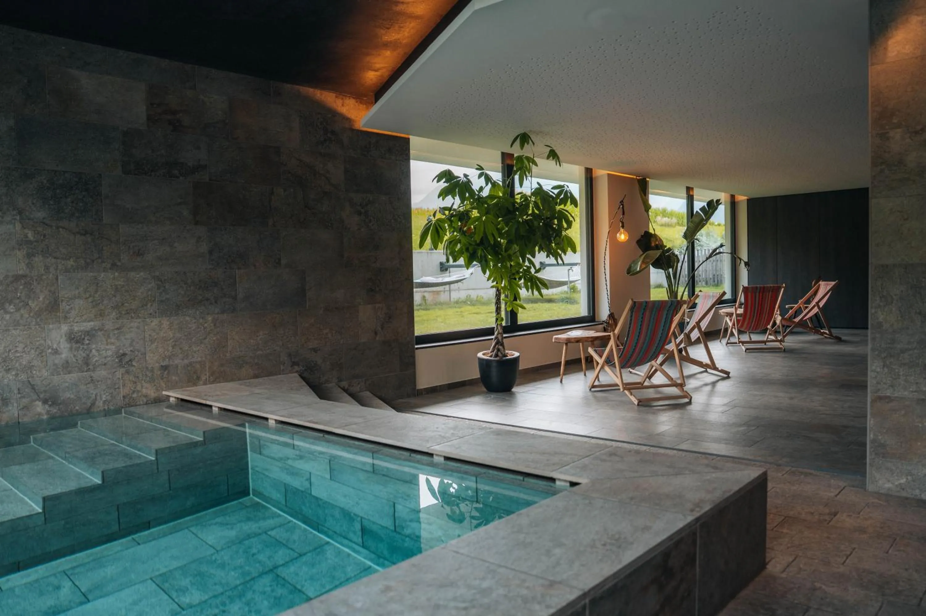 Pool view in Hotel Wochtla Buam Aktivhotel am Kronplatz mit Sauna