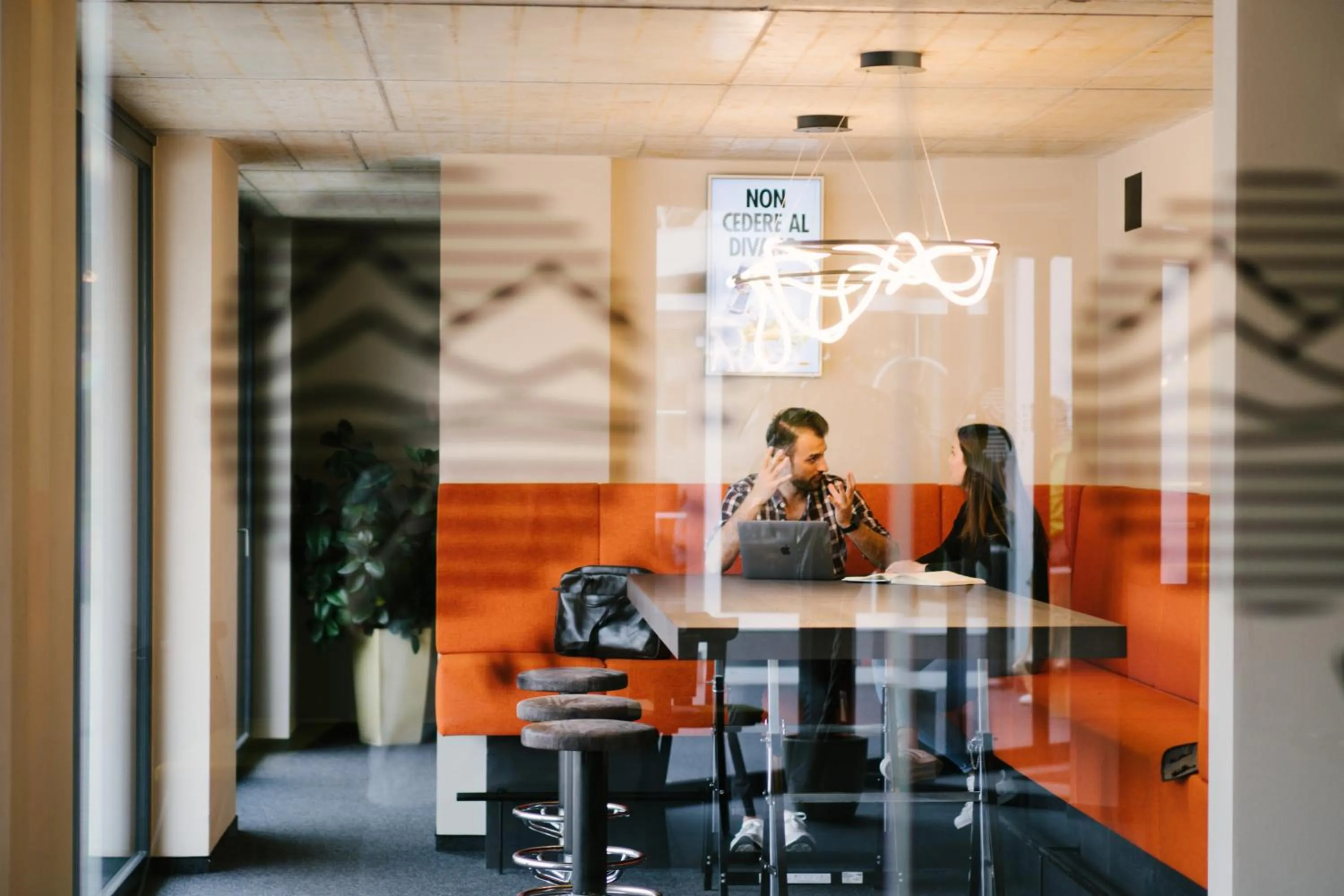 Seating area in Hotel Wochtla Buam Aktivhotel am Kronplatz mit Sauna