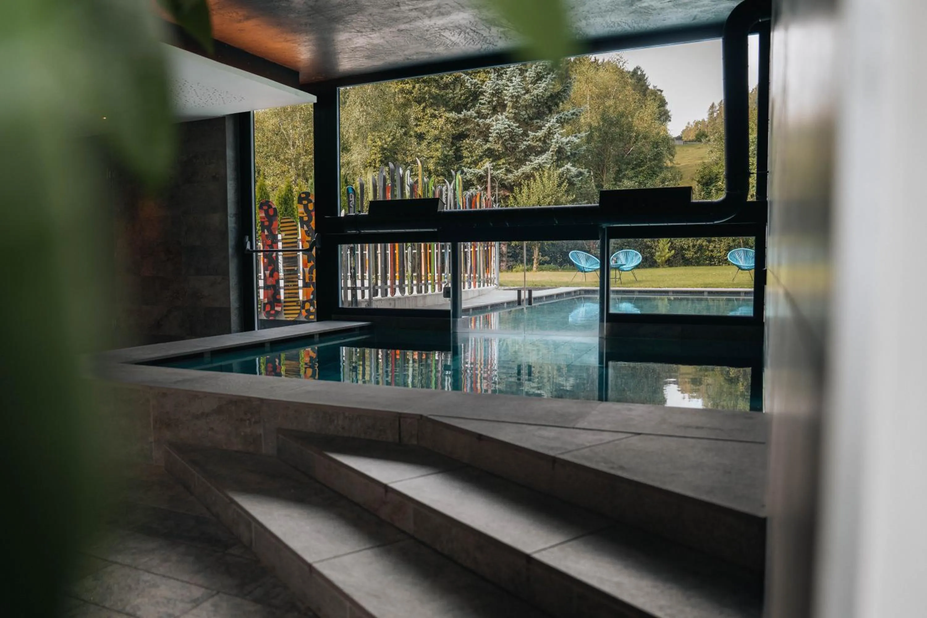 Swimming pool in Hotel Wochtla Buam Aktivhotel am Kronplatz mit Sauna