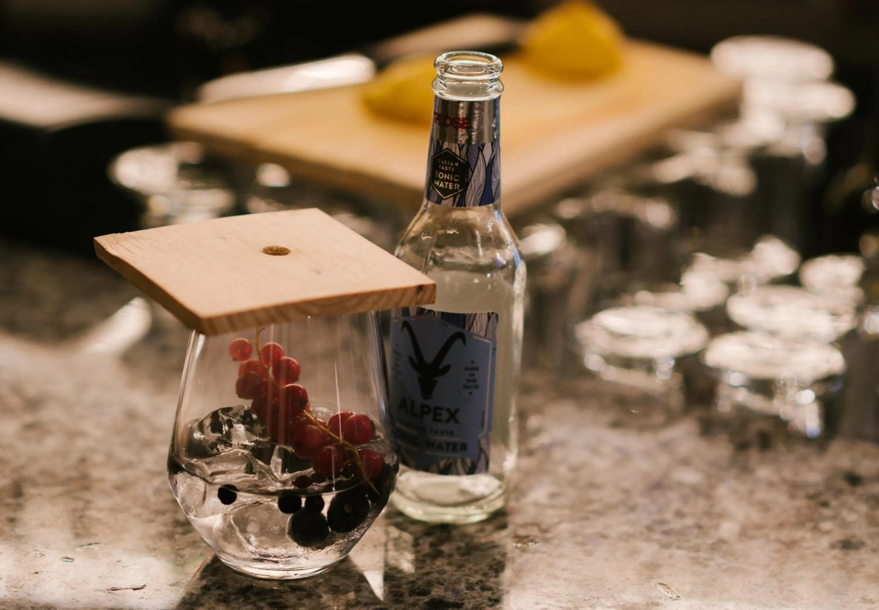 Lounge or bar in Hotel Wochtla Buam Aktivhotel am Kronplatz mit Sauna