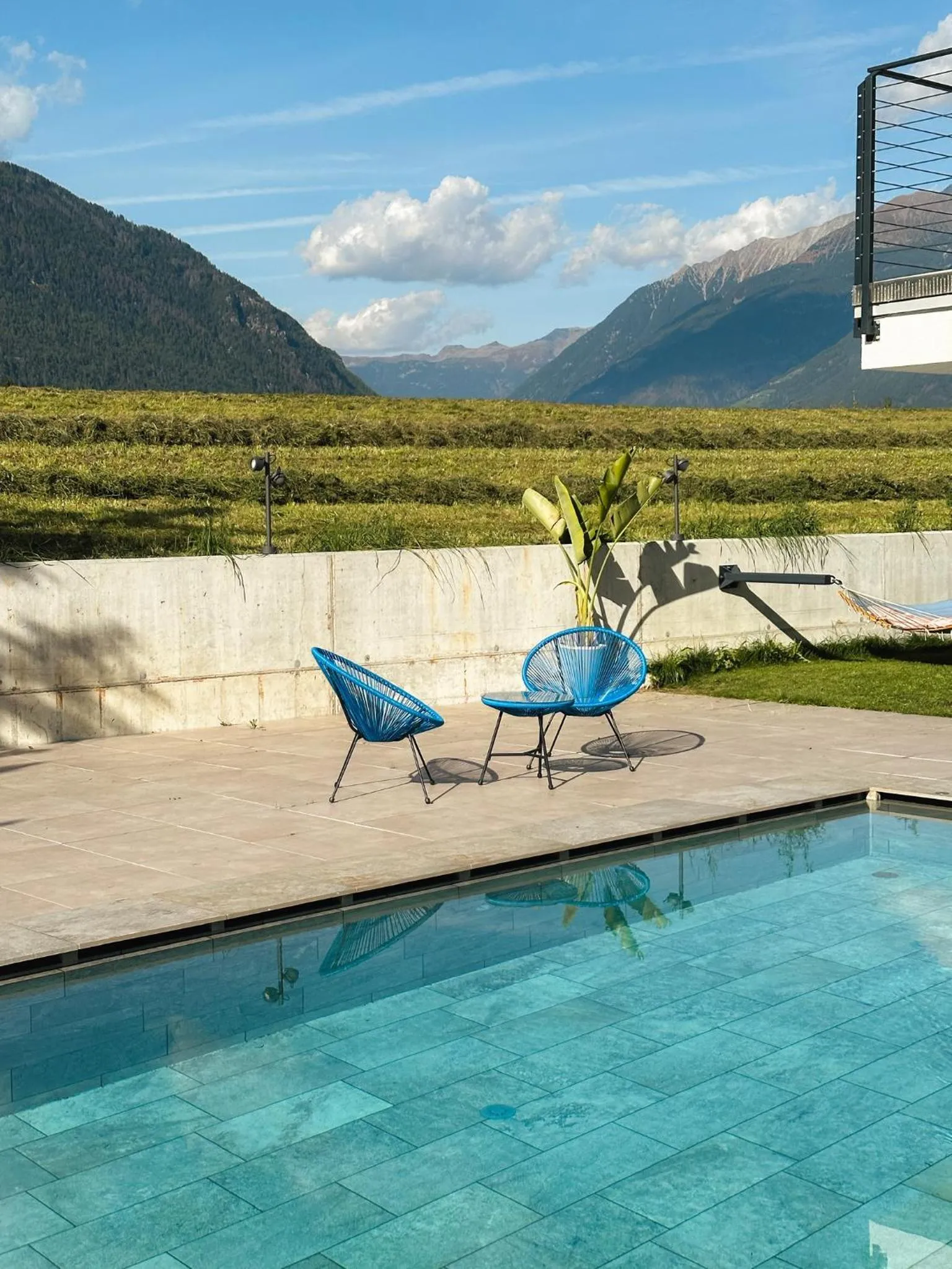 Swimming pool in Hotel Wochtla Buam Aktivhotel am Kronplatz mit Sauna