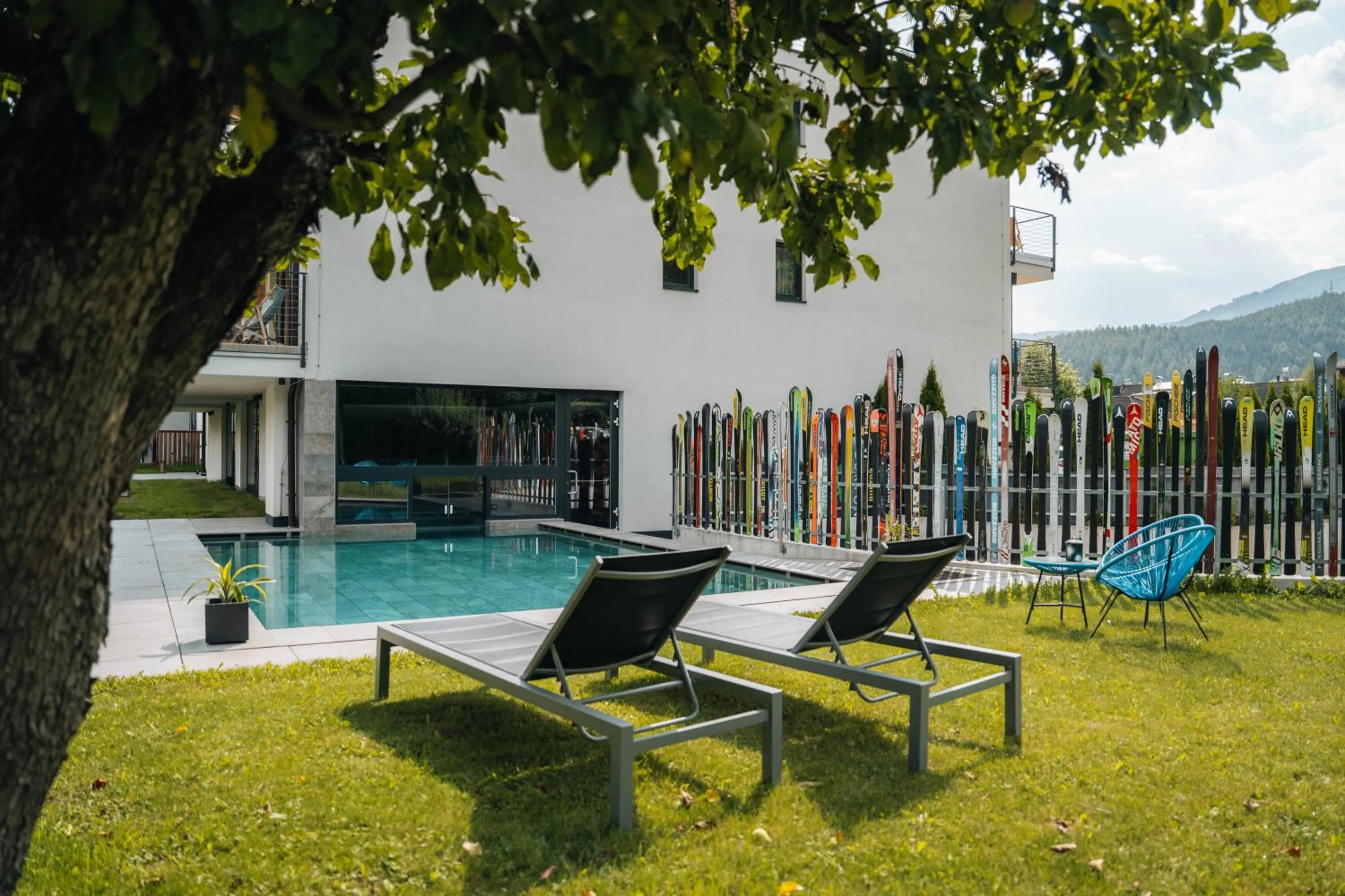 Swimming pool in Hotel Wochtla Buam Aktivhotel am Kronplatz mit Sauna