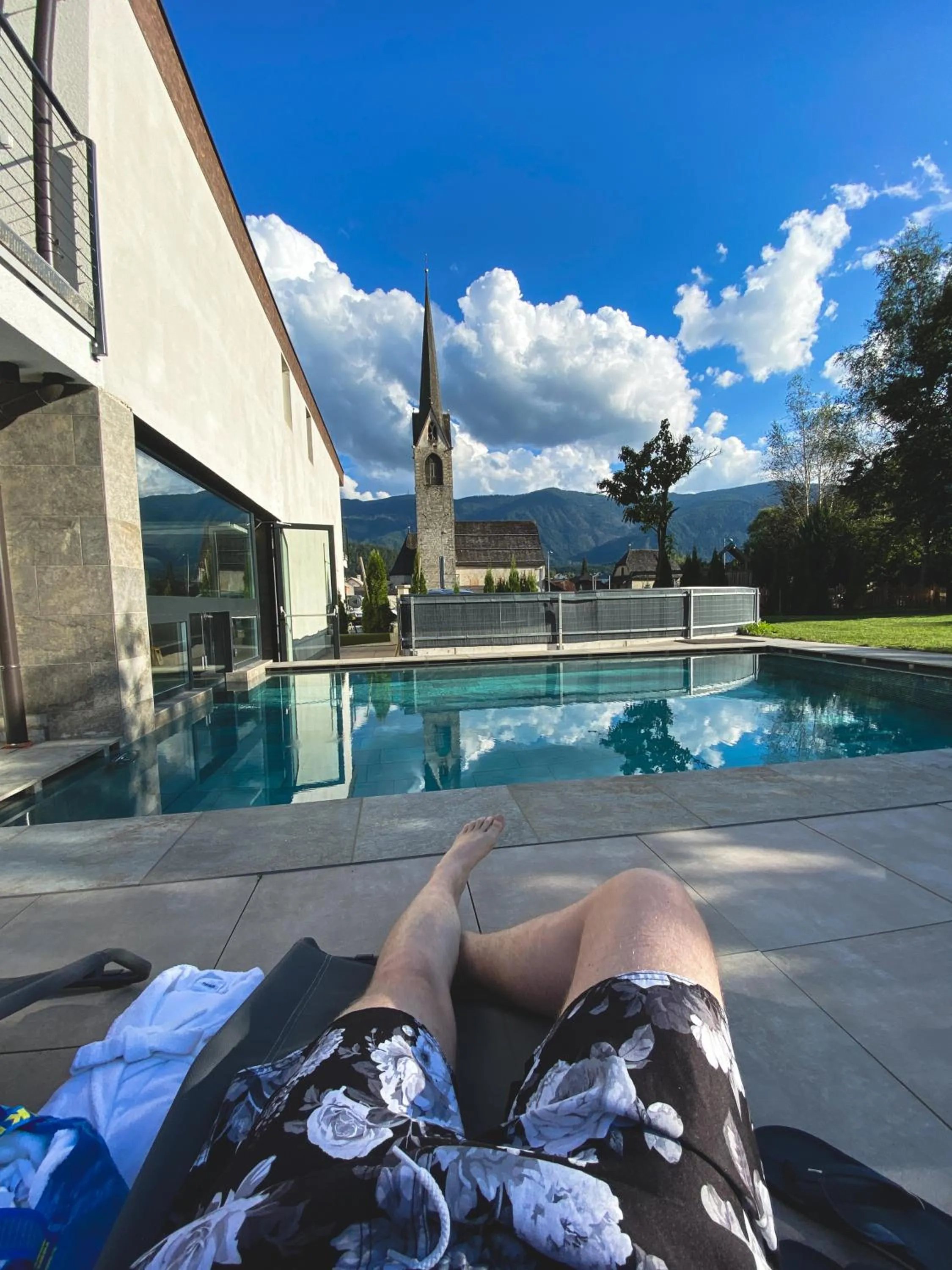 Pool view in Hotel Wochtla Buam Aktivhotel am Kronplatz mit Sauna