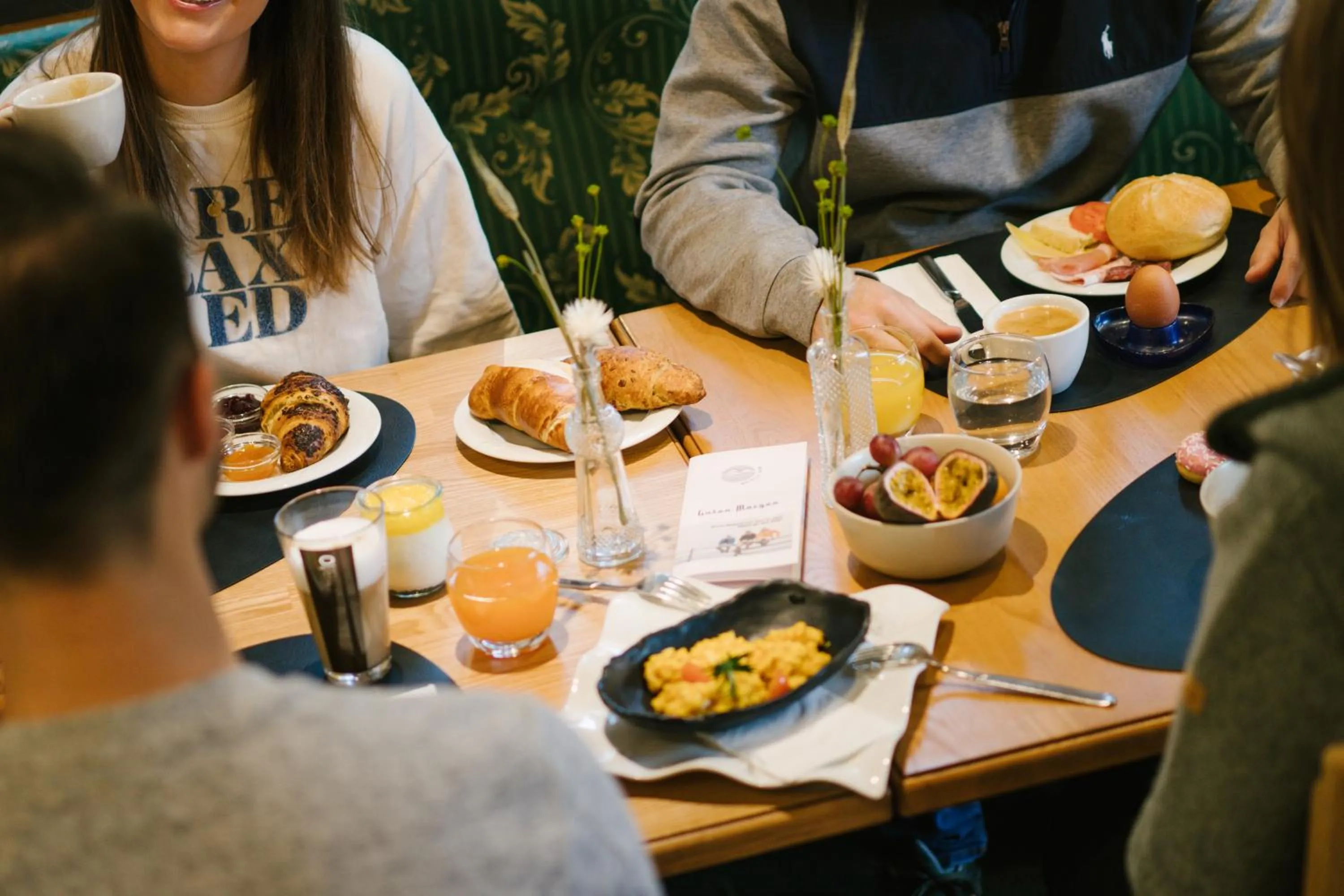 Buffet breakfast in Hotel Wochtla Buam Aktivhotel am Kronplatz mit Sauna