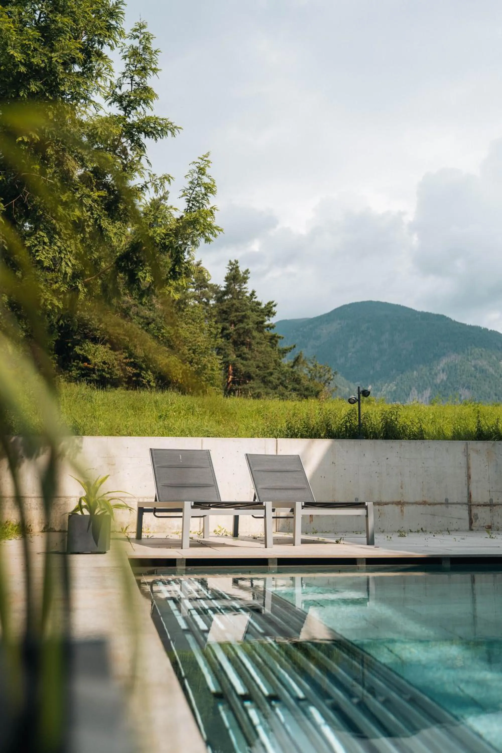 Swimming pool in Hotel Wochtla Buam Aktivhotel am Kronplatz mit Sauna